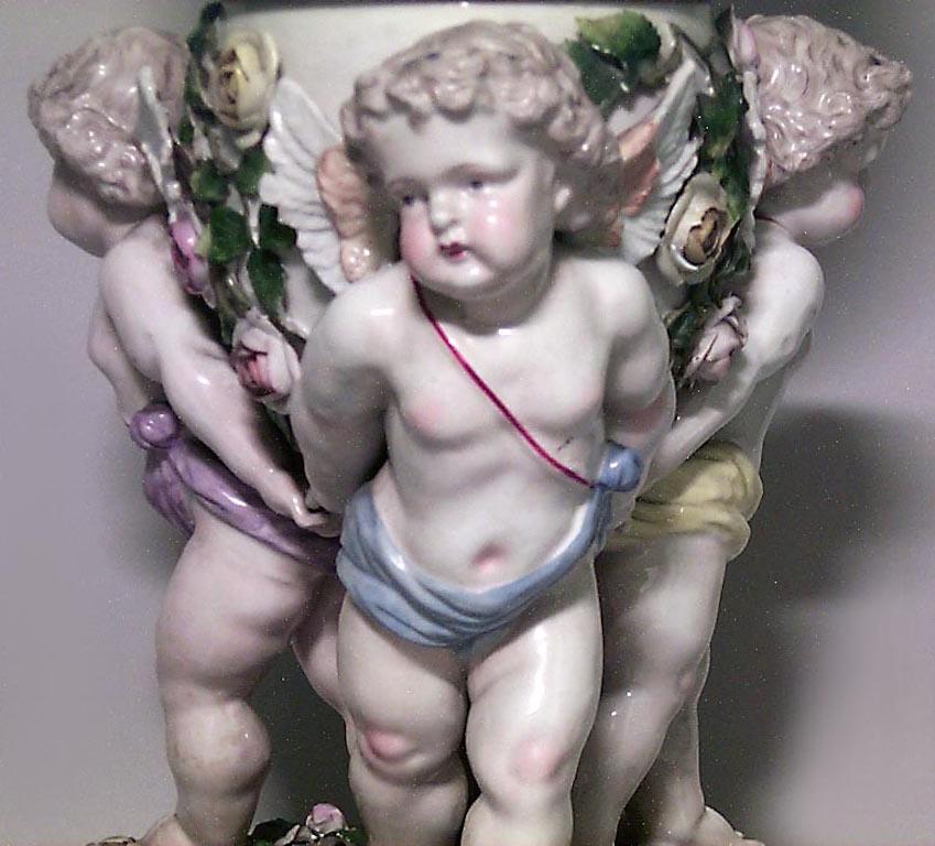 19th Century French Victorian Porcelain Cherub Oil Lamp For Sale