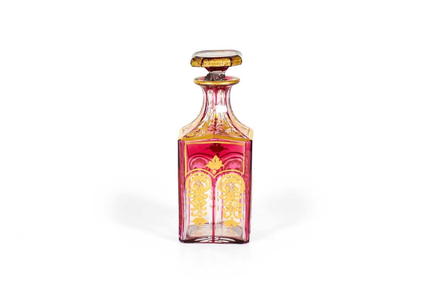 Dorato French Victorian Red Crystal Perfume Bottle in vendita