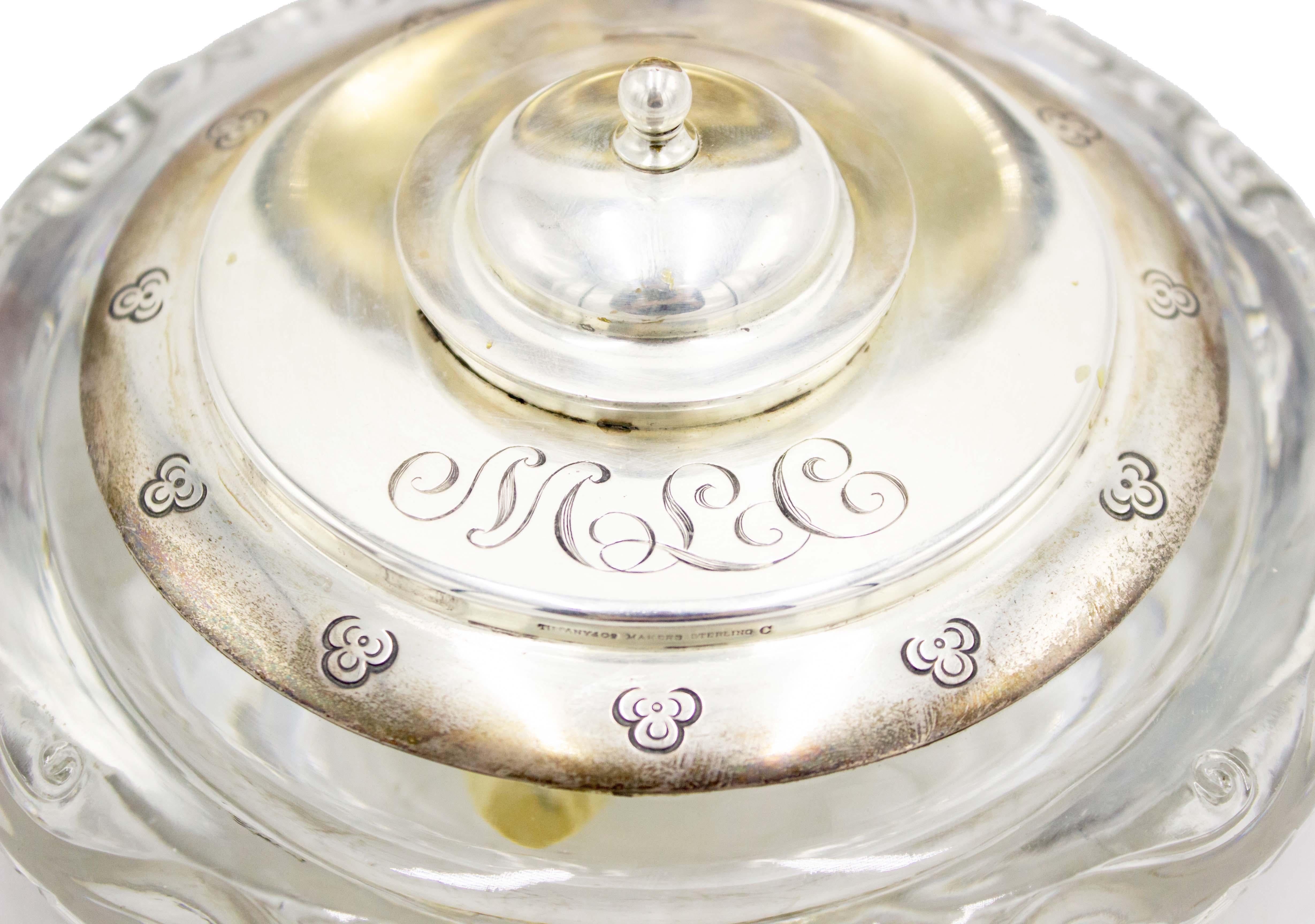 French Victorian Round Crystal and Silver Inkwell In Good Condition For Sale In Queens, NY