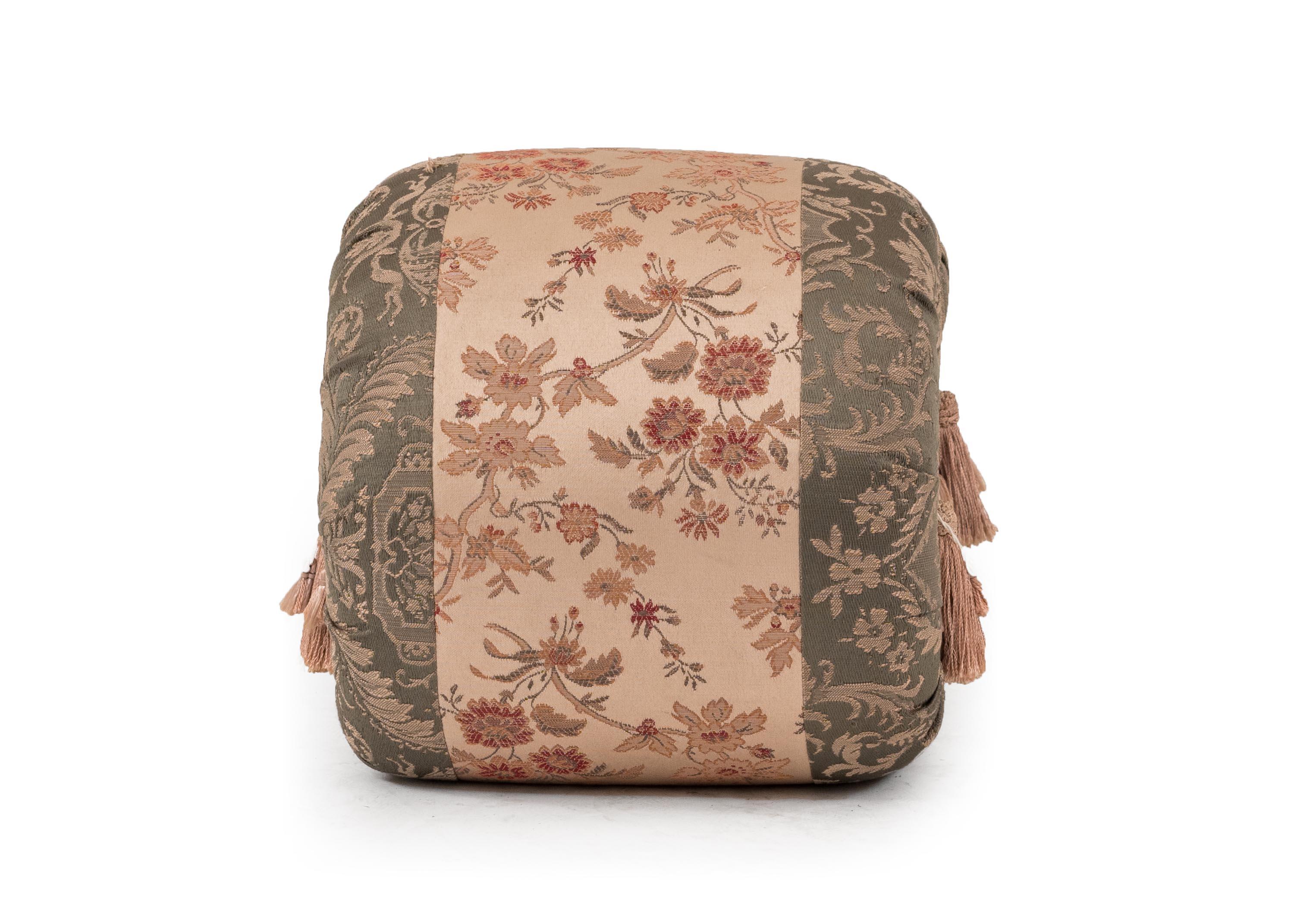 French Victorian Scroll Foot Stool In Good Condition In Queens, NY