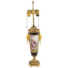 Lampe de table en porcelaine de Sèvres de style victorien français