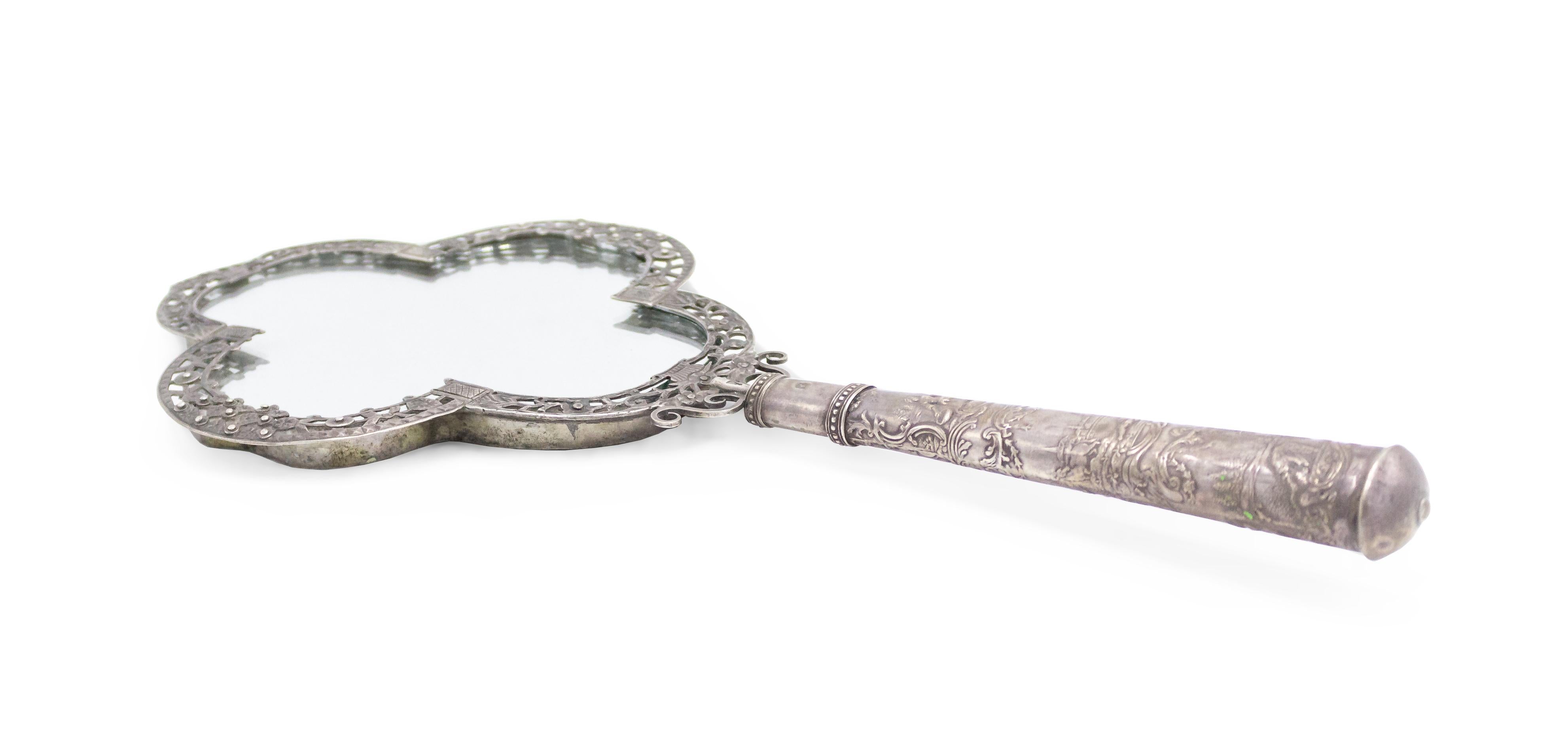 Argent Miroir à main victorien français en métal argenté en vente