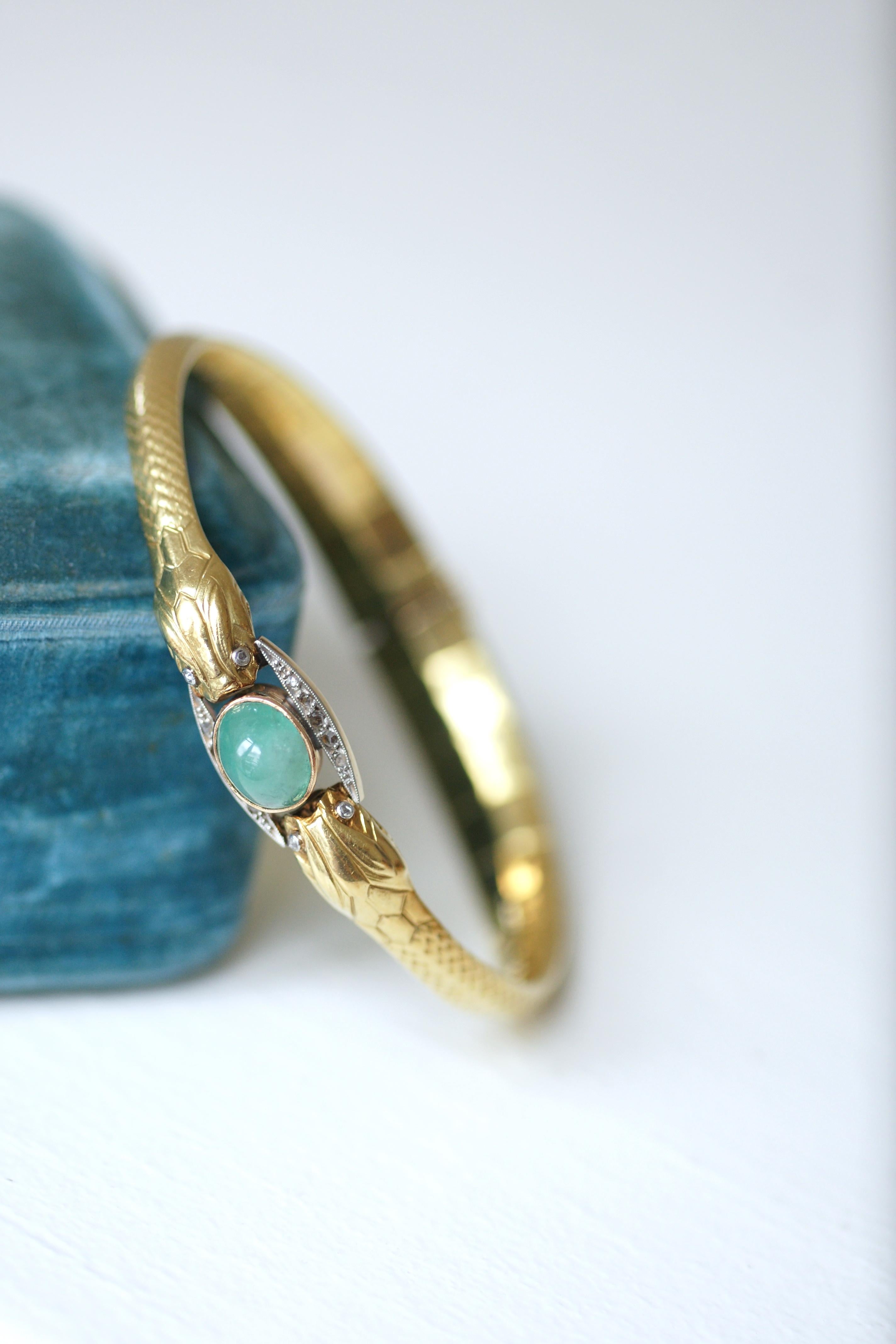 French Victorian Snake Bangle in Gold, Emerald & Diamonds In Good Condition For Sale In PARIS, FR