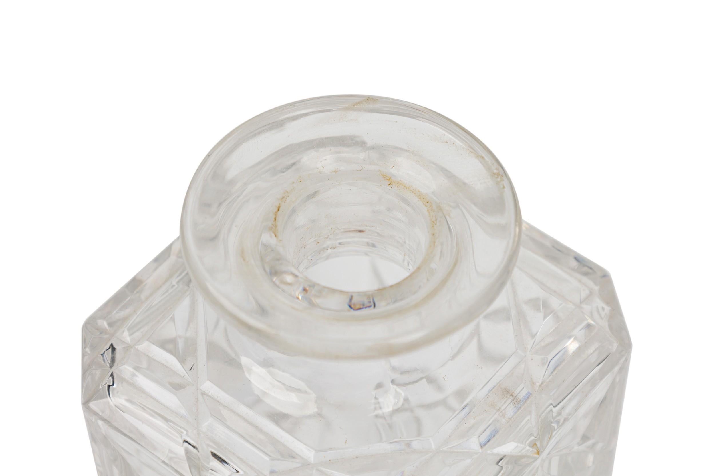 Verre Carafe à whisky Baccarat de style victorien français avec bouchon en vente