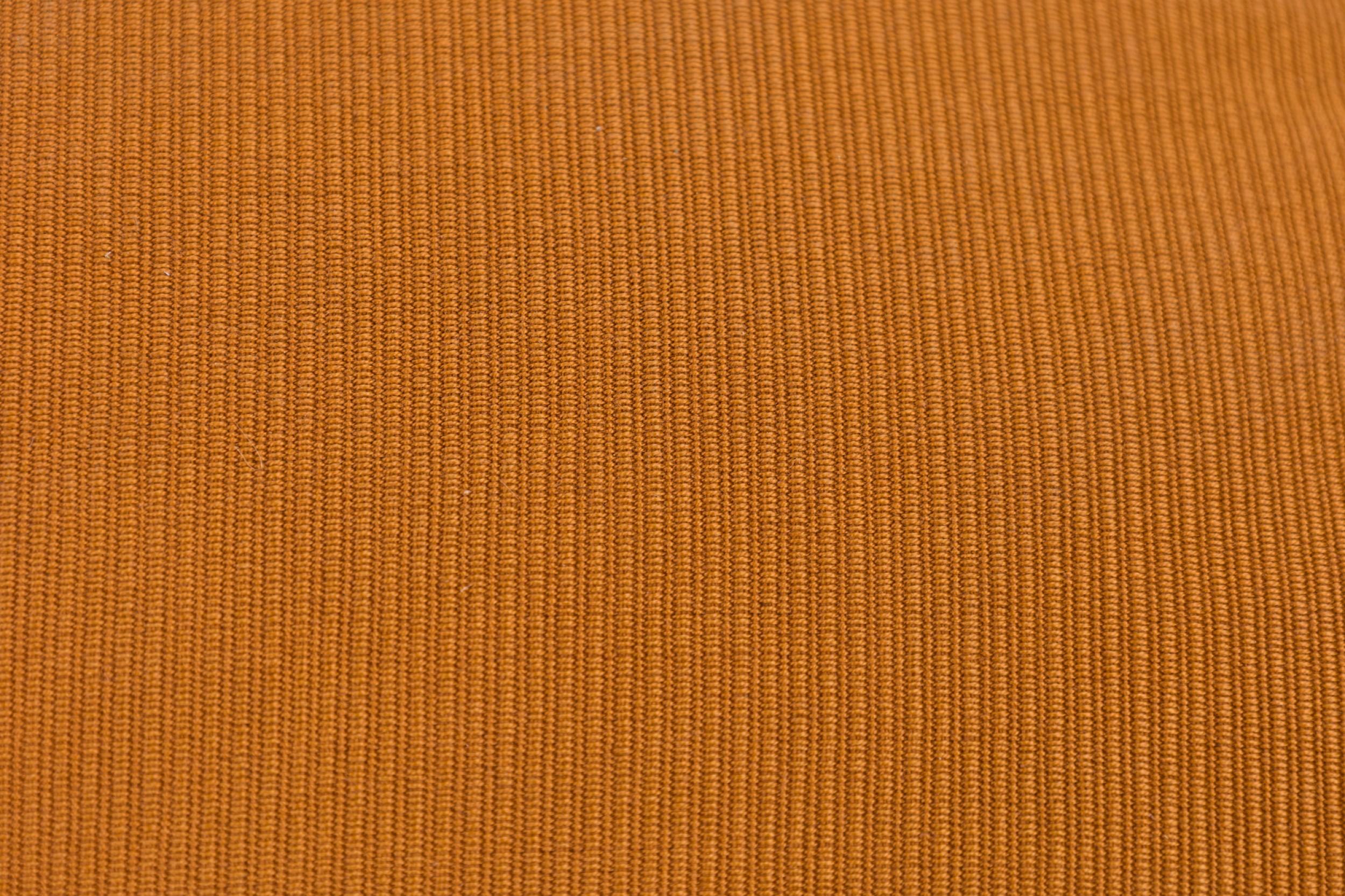 Coussin rectangulaire de style victorien français en tapisserie florale rose et verte en vente 1