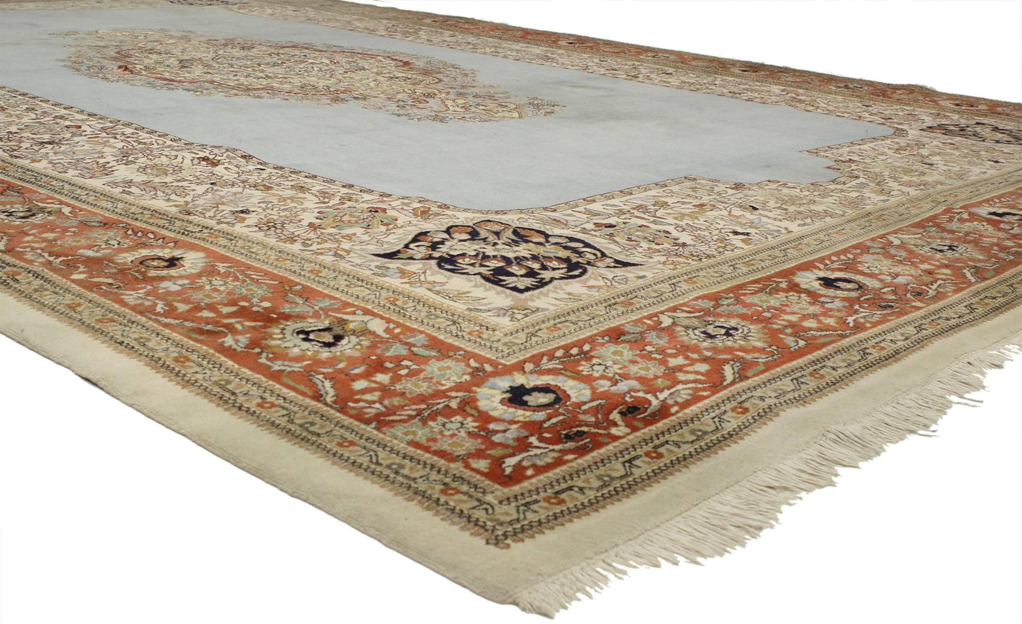 77075 Oversized Persian Tabriz Rug Vintage, 12'09 x 19'04. Transportez-vous dans un monde opulent de sophistication victorienne avec une touche d'esthétique rococo dans ce tapis persan Tabriz vintage en laine méticuleusement noué à la main.