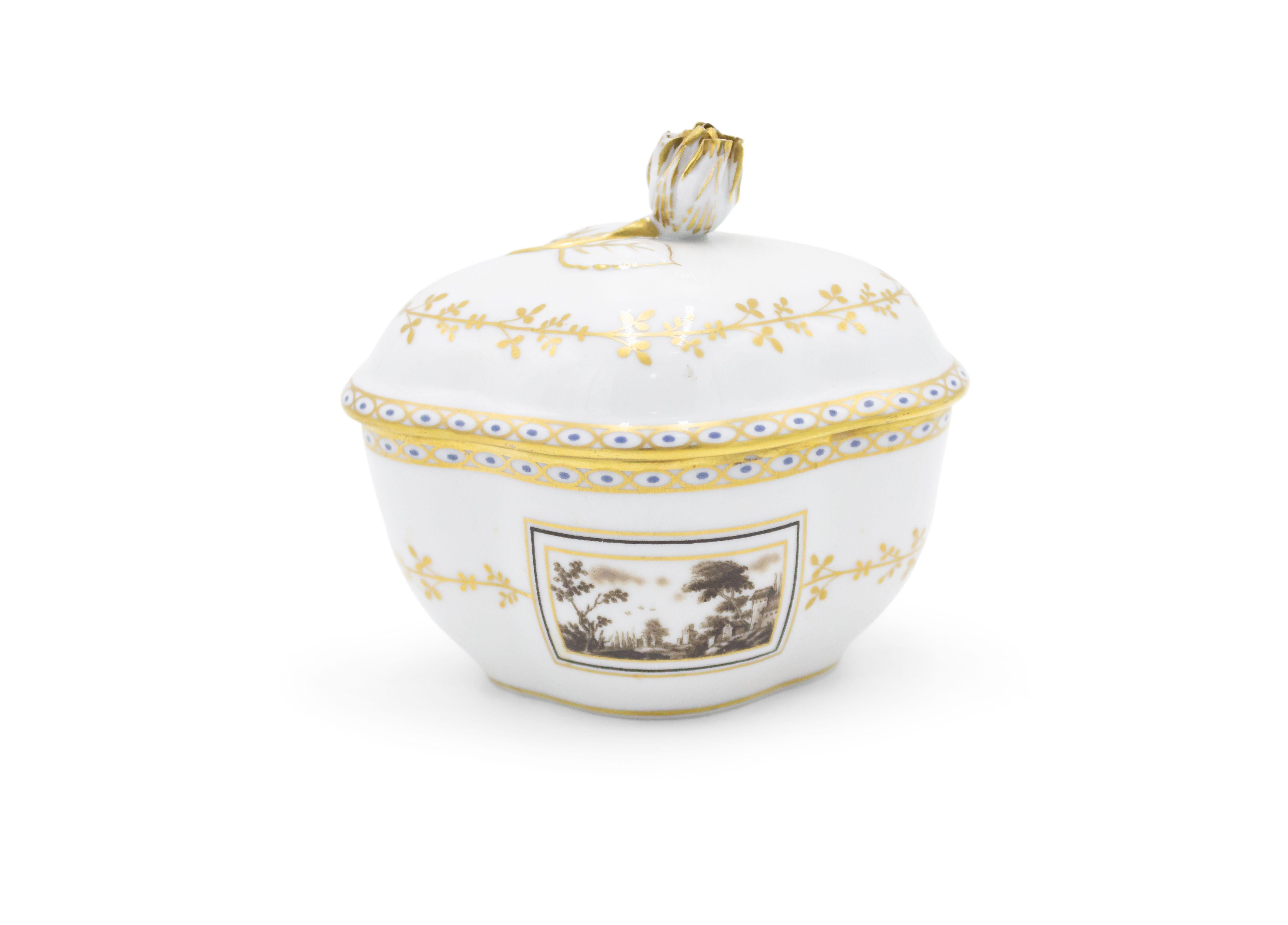 French Victorian Style White Porcelain Box For Sale 1