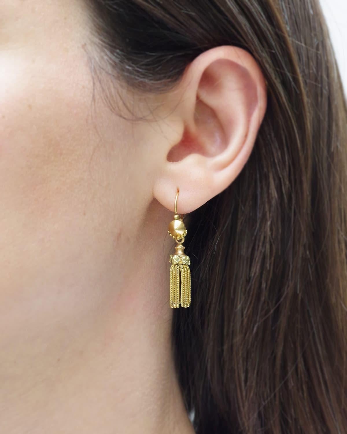Boucles d'oreilles Antique French, boucles d'oreilles à pompons, or 18k, boucles d'oreilles à pompons Pour femmes en vente