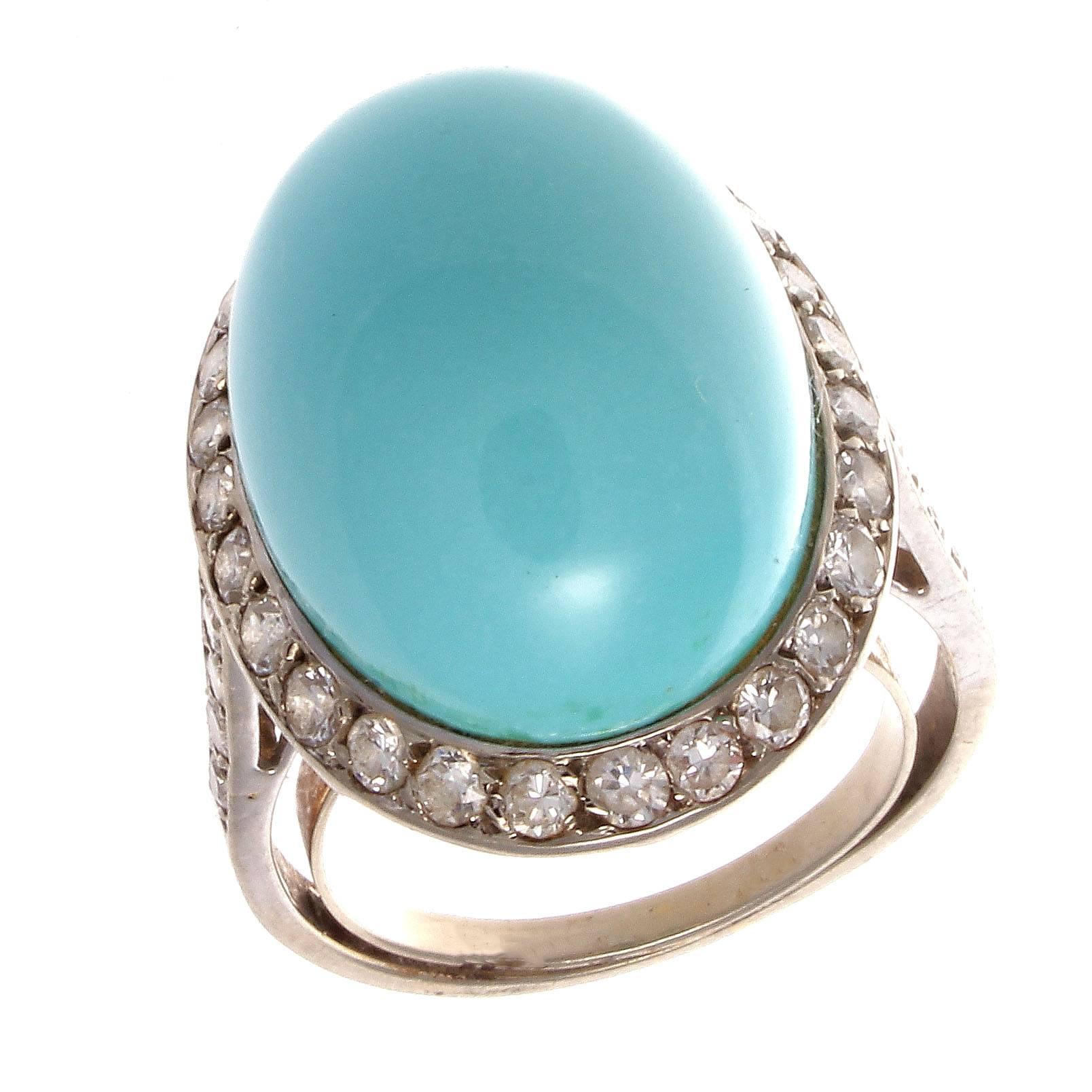 A symbol of purity because of its serene color mimicking the infinite blue of the sky. The ancient Egyptians believed that Turquoise is one of the most powerful metaphysical healing stones. The brilliance of this ring stems from vibrant colors and