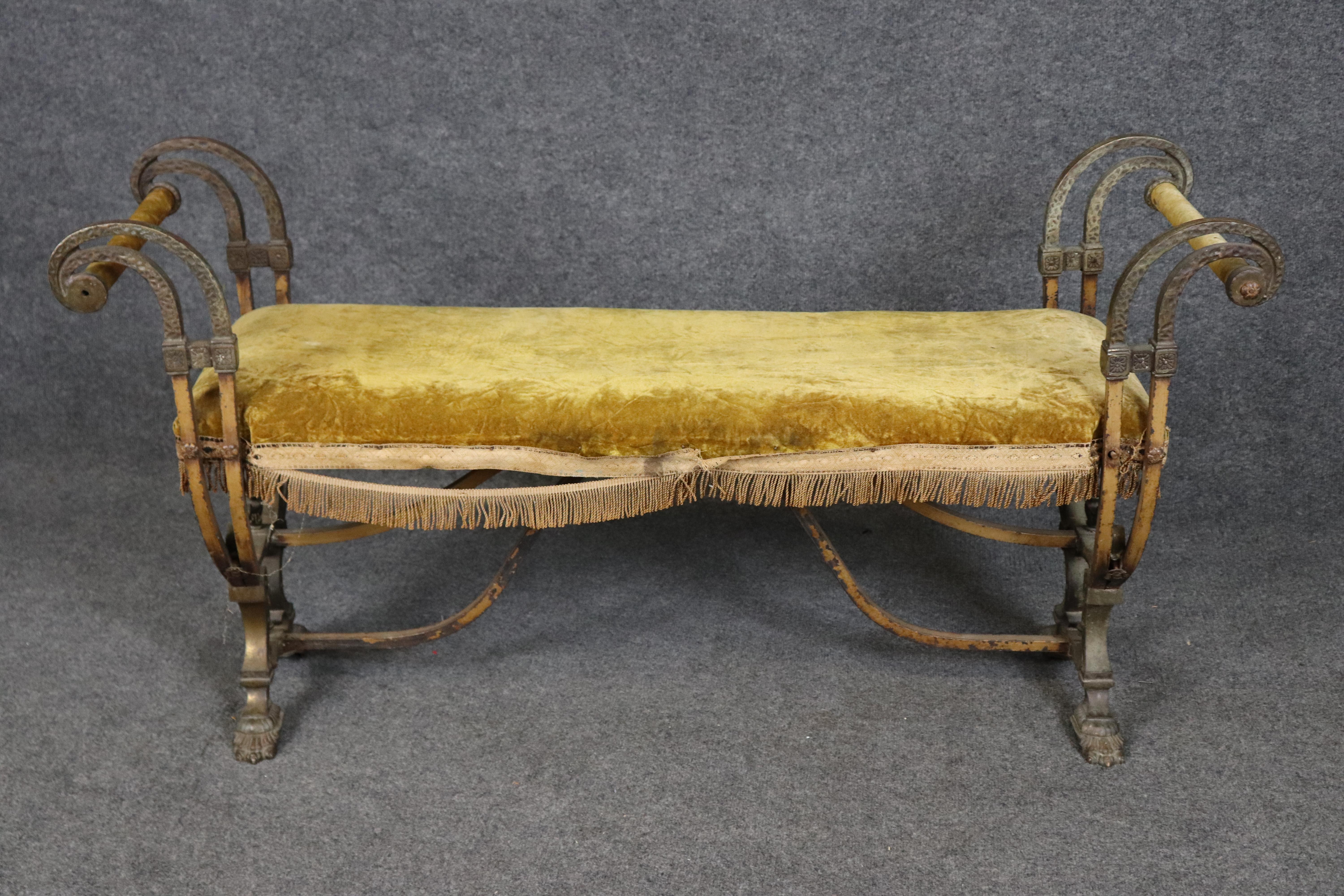 French Victorian Wrought Iron Upholstered Window Bedside Bench In Good Condition For Sale In Swedesboro, NJ