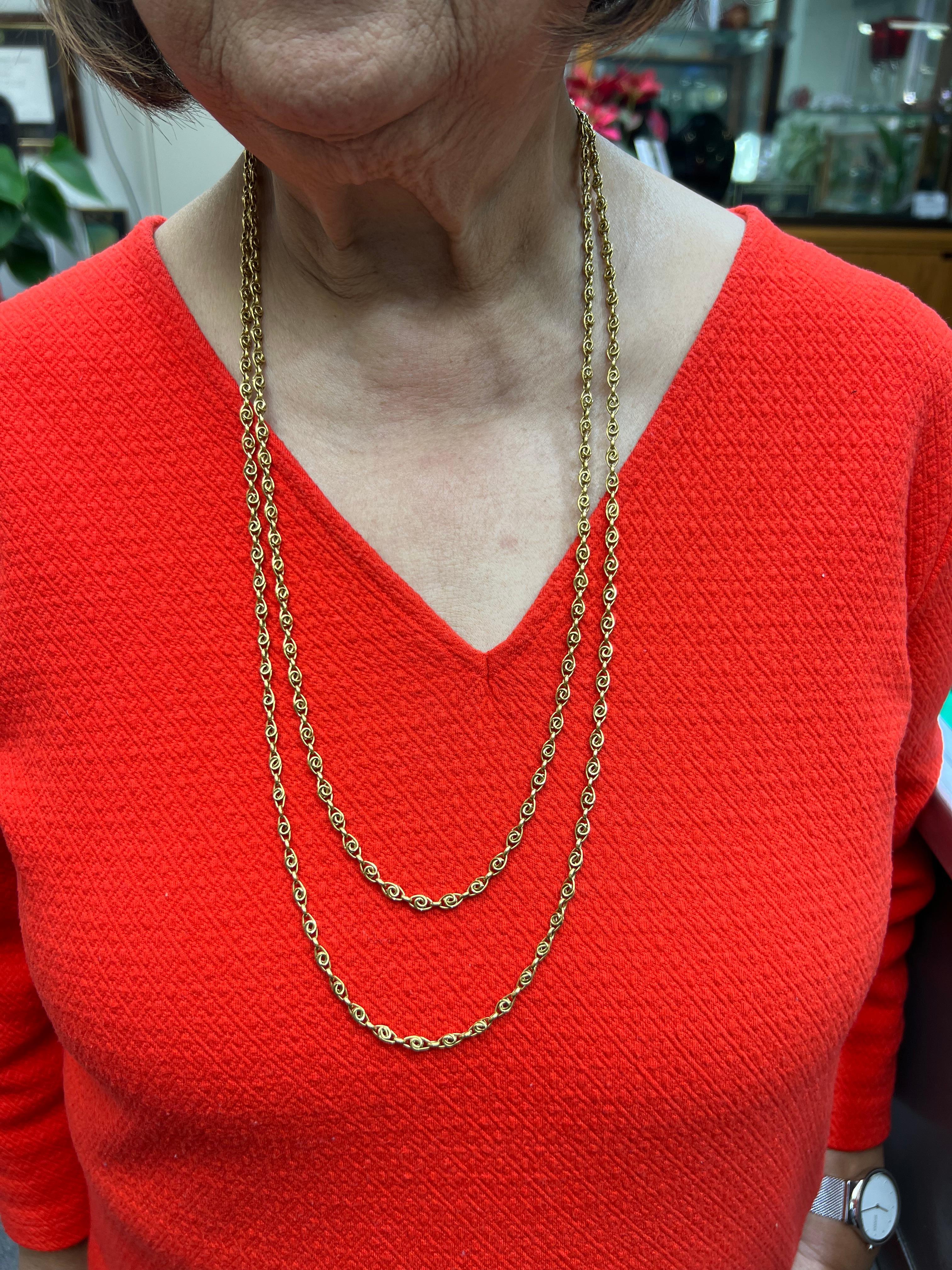 French Victorian Yellow Gold Long Chain  For Sale 3