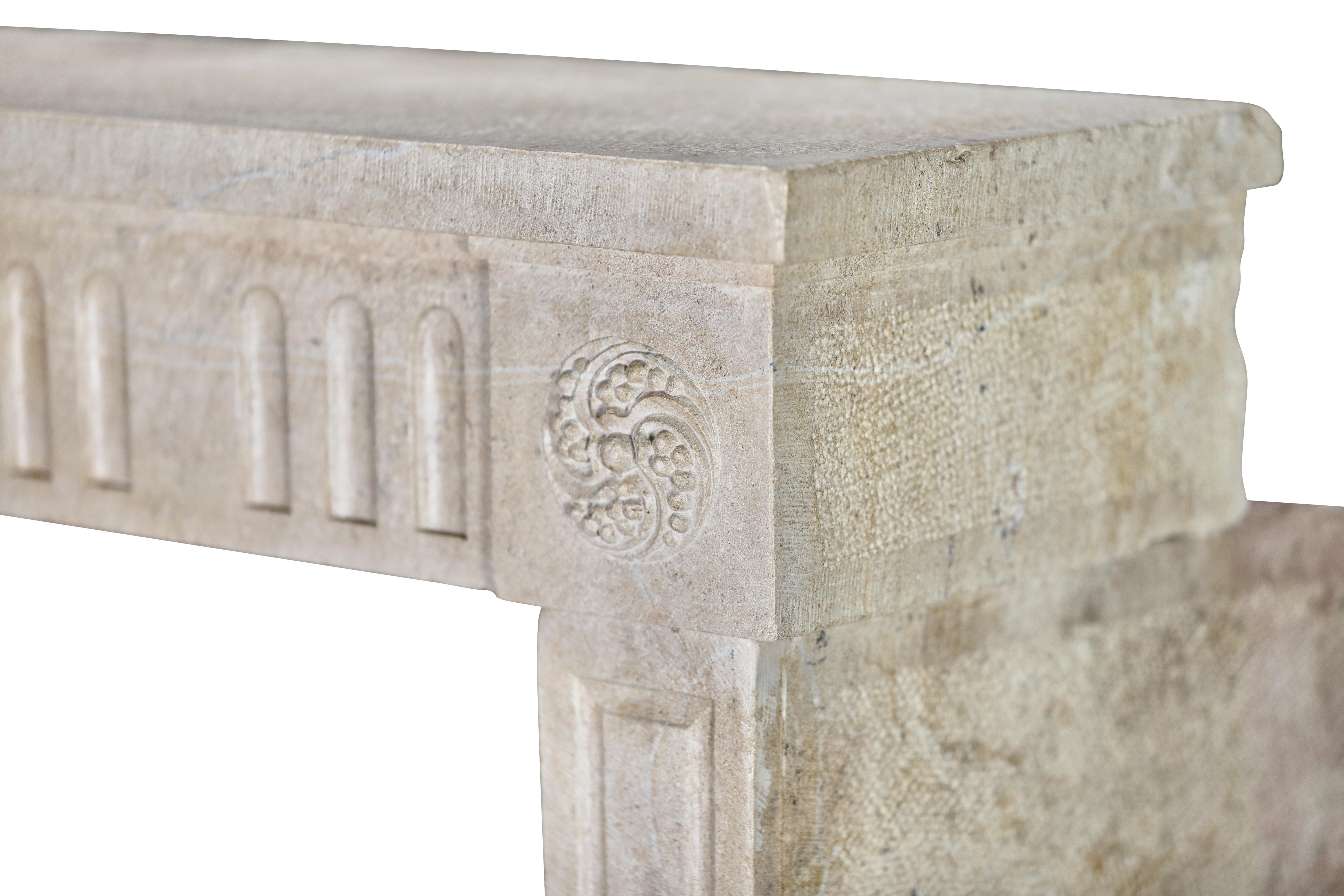French Vigneron Fireplace Surround From Paris In Light Limestone In Good Condition For Sale In Beervelde, BE
