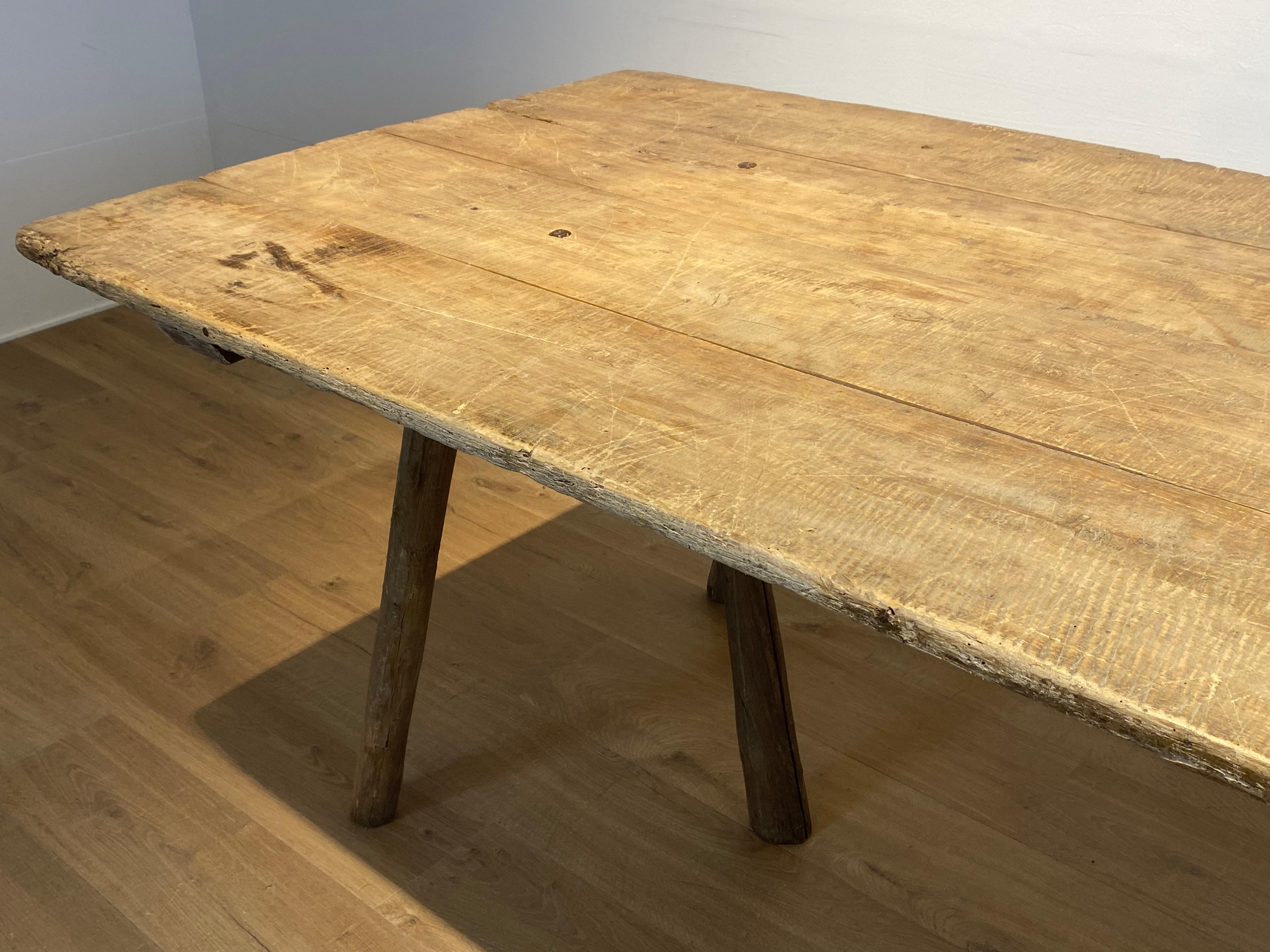 French Vigneron Table in a Bleached Wood For Sale 11