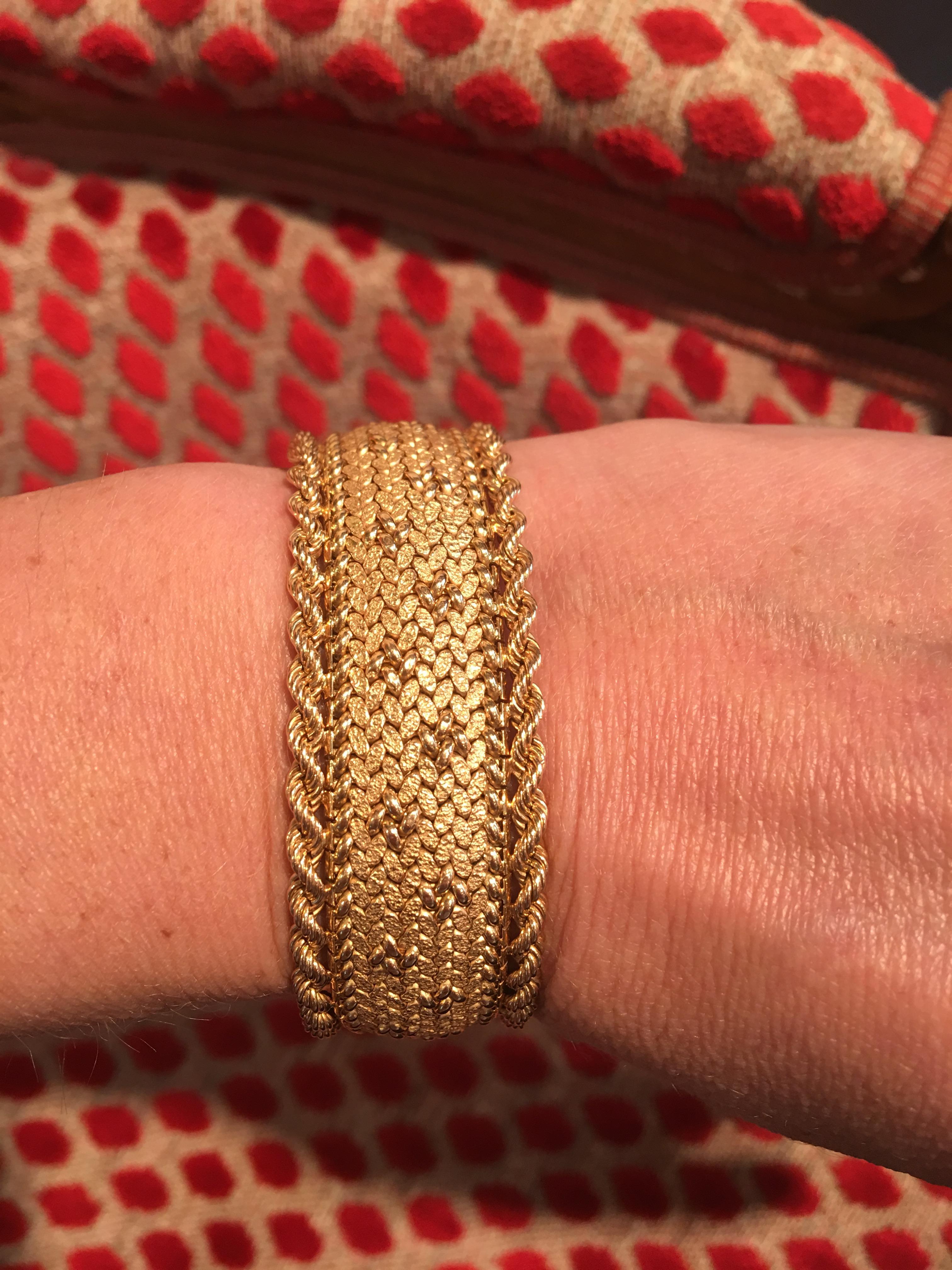 Women's French Vintage 18 Karat Yellow Gold Flexible Cuff Bracelet