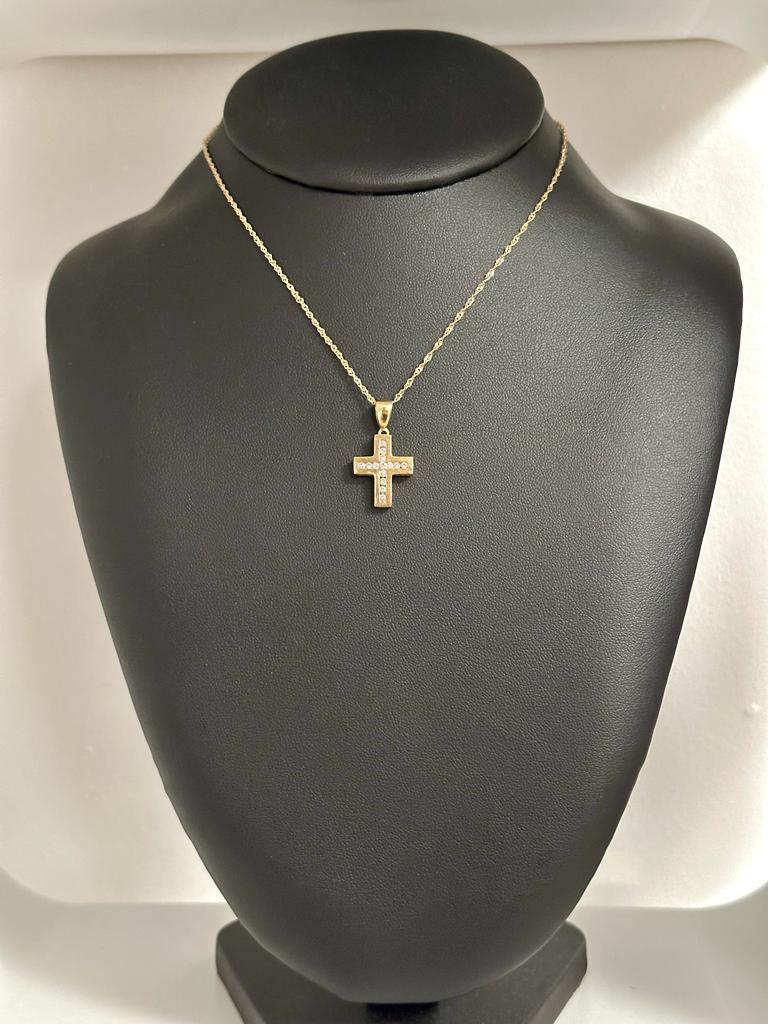 French Vintage 18kt Yellow Gold Cross with Diamonds  For Sale 3