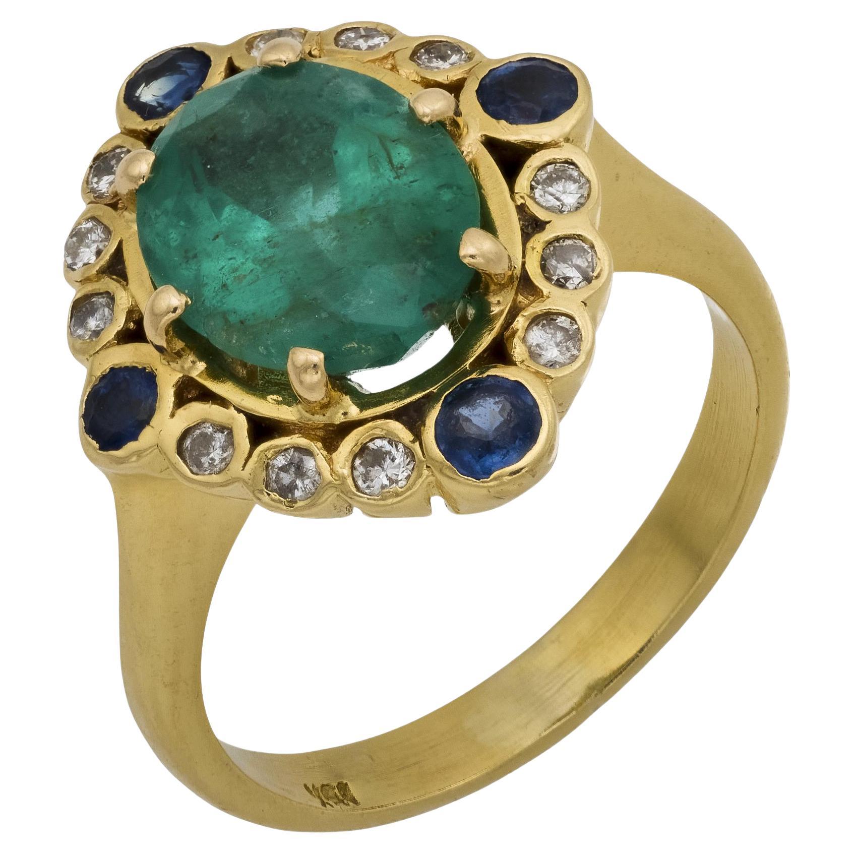 Bague française vintage 2.15 carat émeraude saphir diamant or jaune 18k en vente