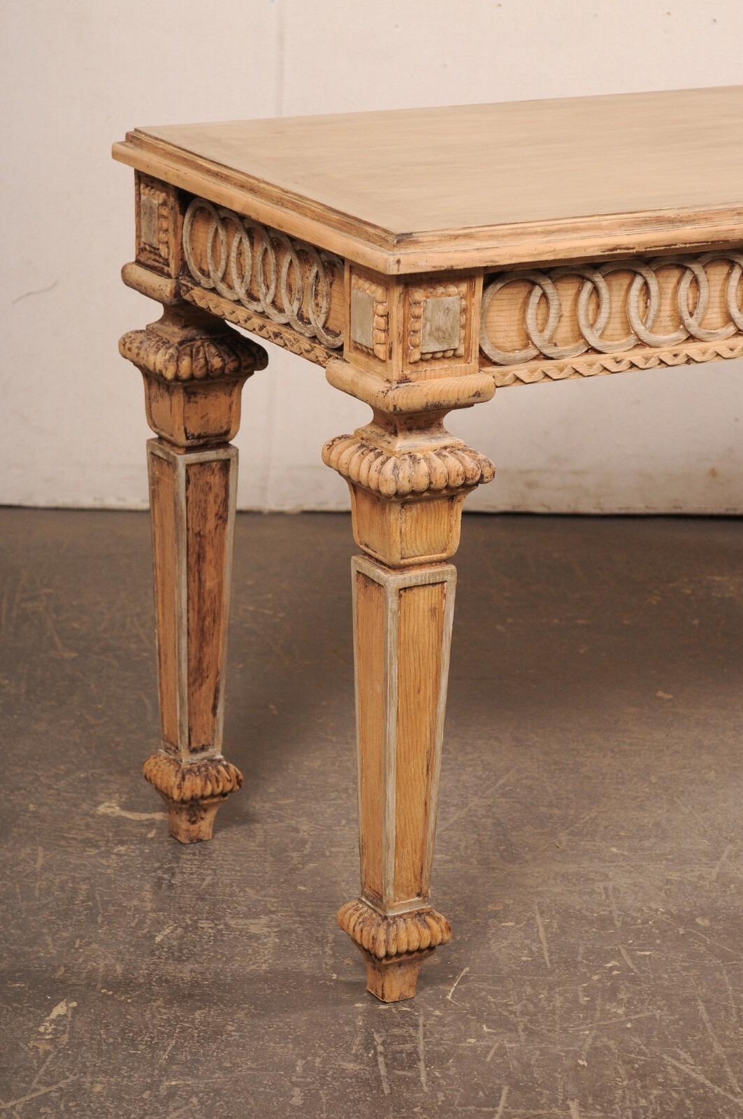 Französisch Vintage 6' lange geschnitzt-Holz-Konsole Tisch w / benutzerdefinierte gebleicht Finish im Zustand „Gut“ im Angebot in Atlanta, GA