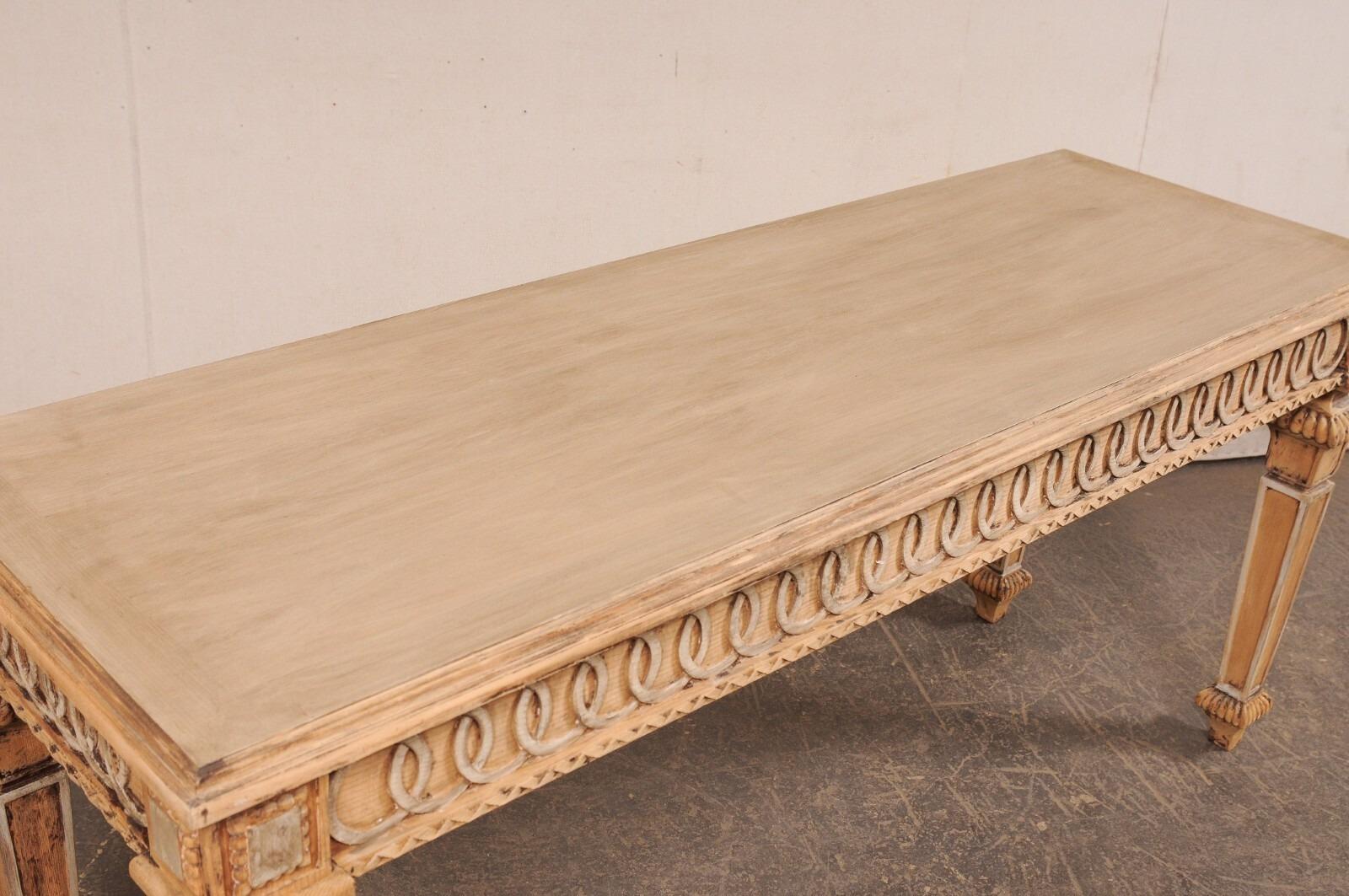 Französisch Vintage 6' lange geschnitzt-Holz-Konsole Tisch w / benutzerdefinierte gebleicht Finish (20. Jahrhundert) im Angebot