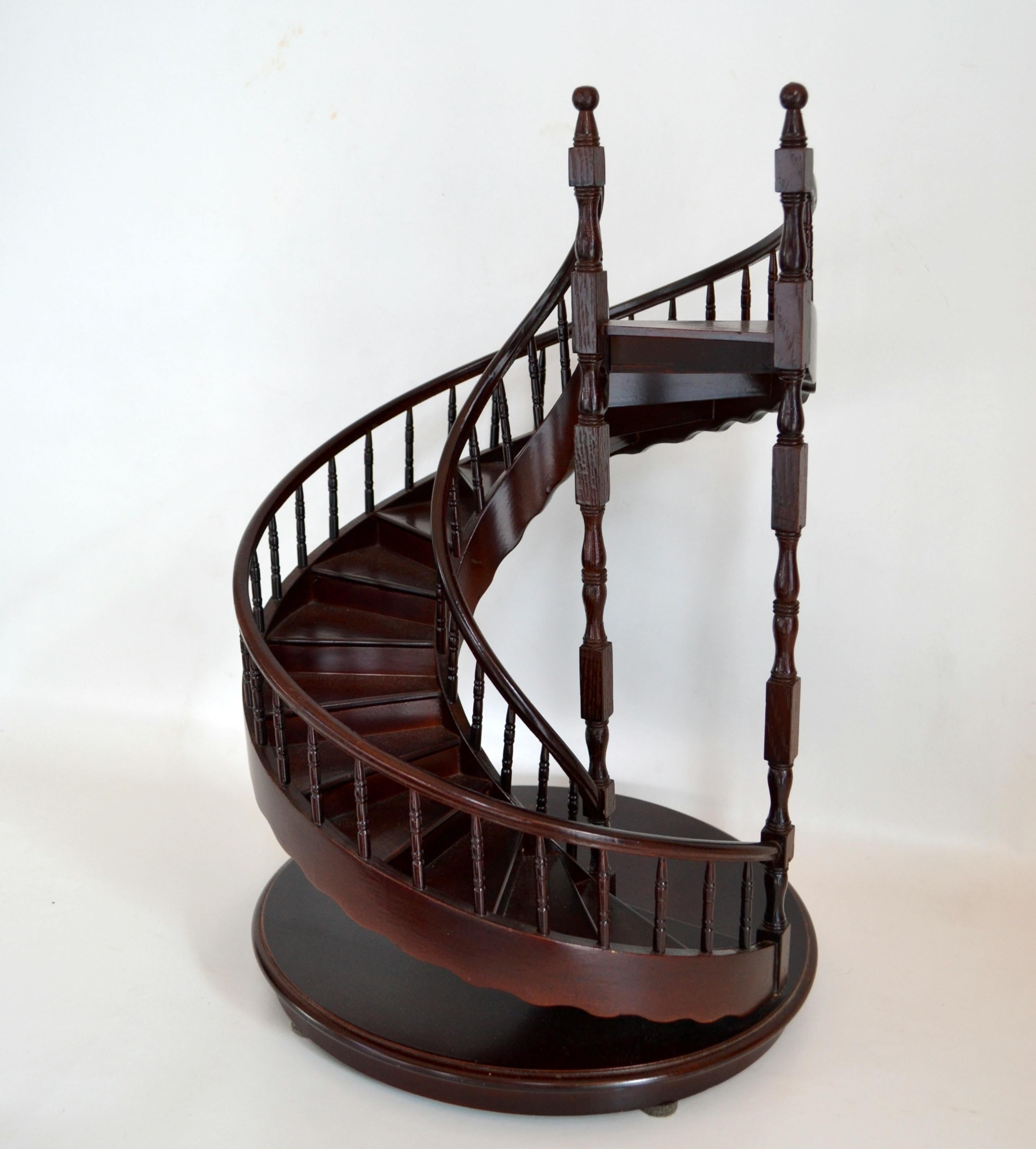 French Architectural Model Spiral Staircase in Mahogany In Good Condition In London, GB