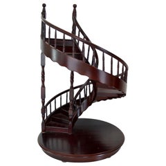 Escalier en colimaçon de modèle architectural français en acajou