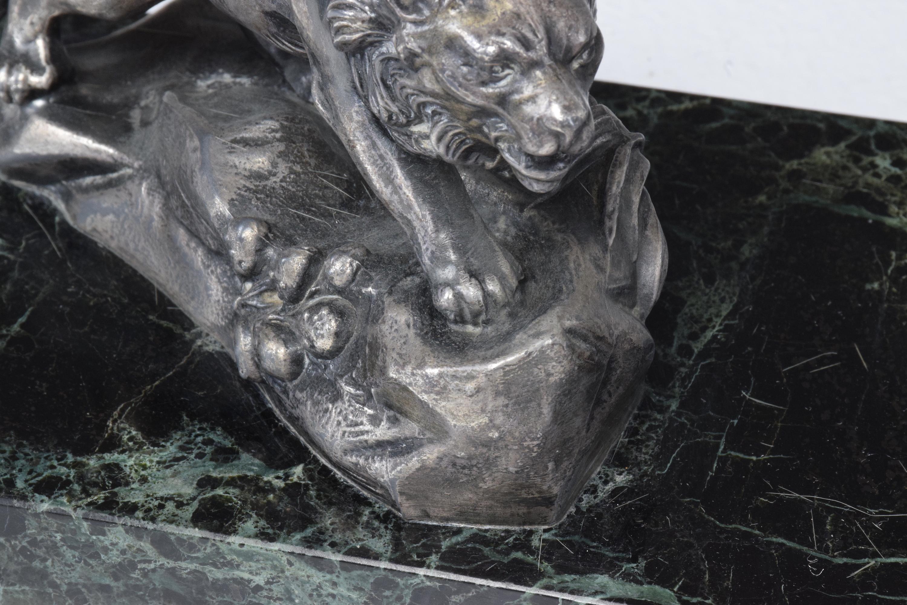 French Vintage Art Deco Lion Marble Table Lamp, 1930s 4