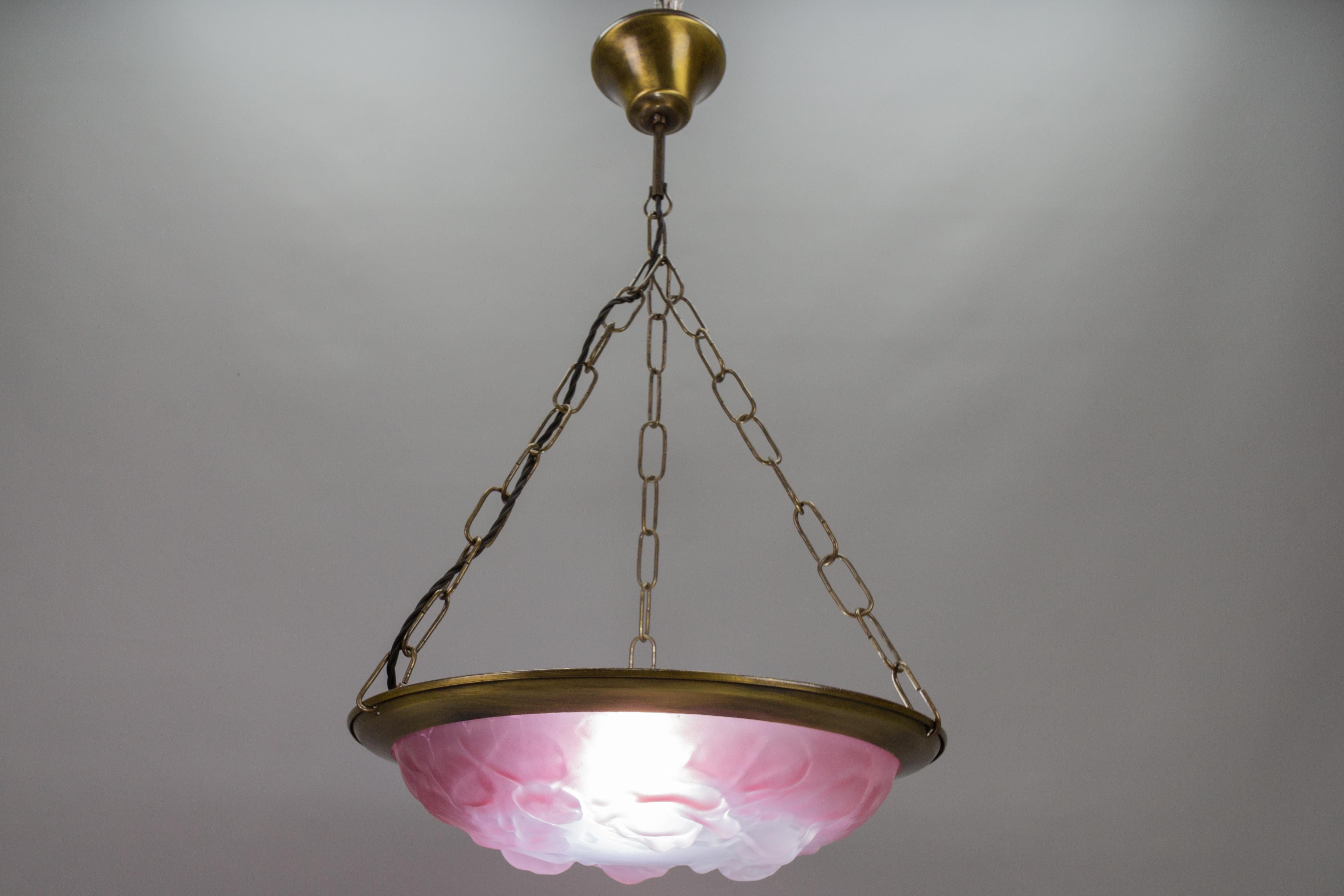 French Vintage Art Deco Style Pink and White Glass Pendant Light with Roses For Sale 1