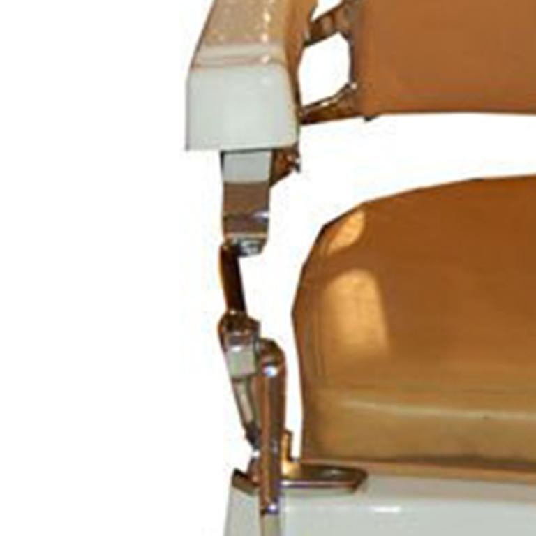 French Vintage Barber Chair In Good Condition For Sale In Pompano Beach, FL