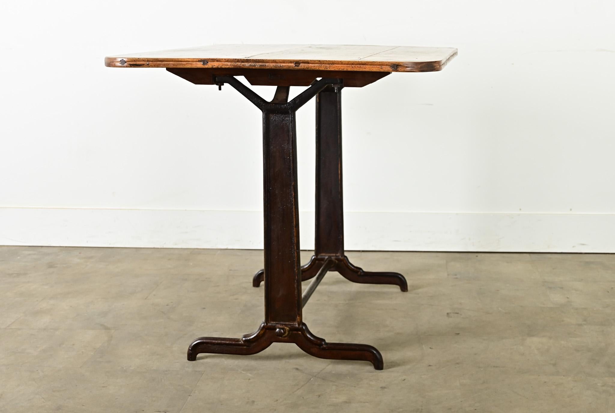Table de bar vintage française avec plateau en bois en vente 2