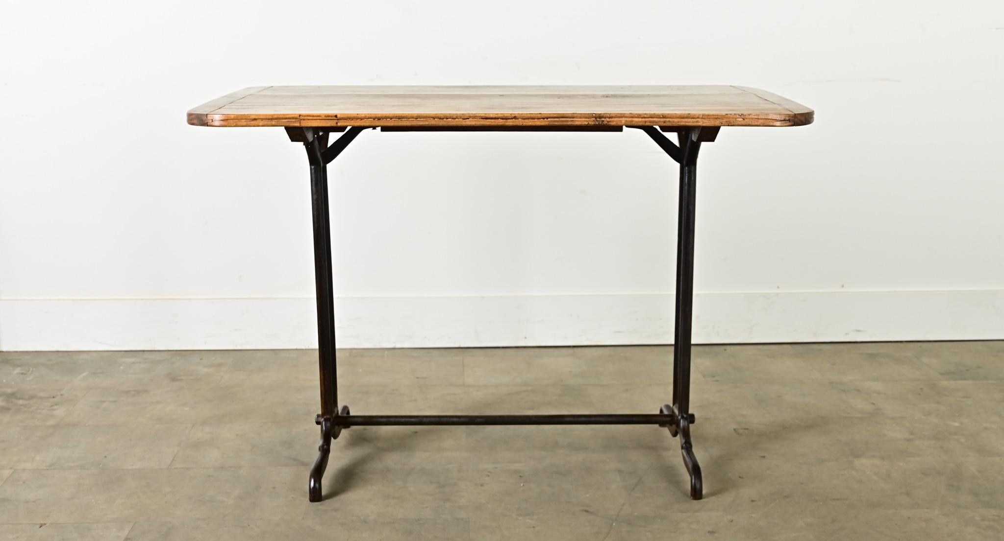 Table de bar vintage française avec plateau en bois en vente 1