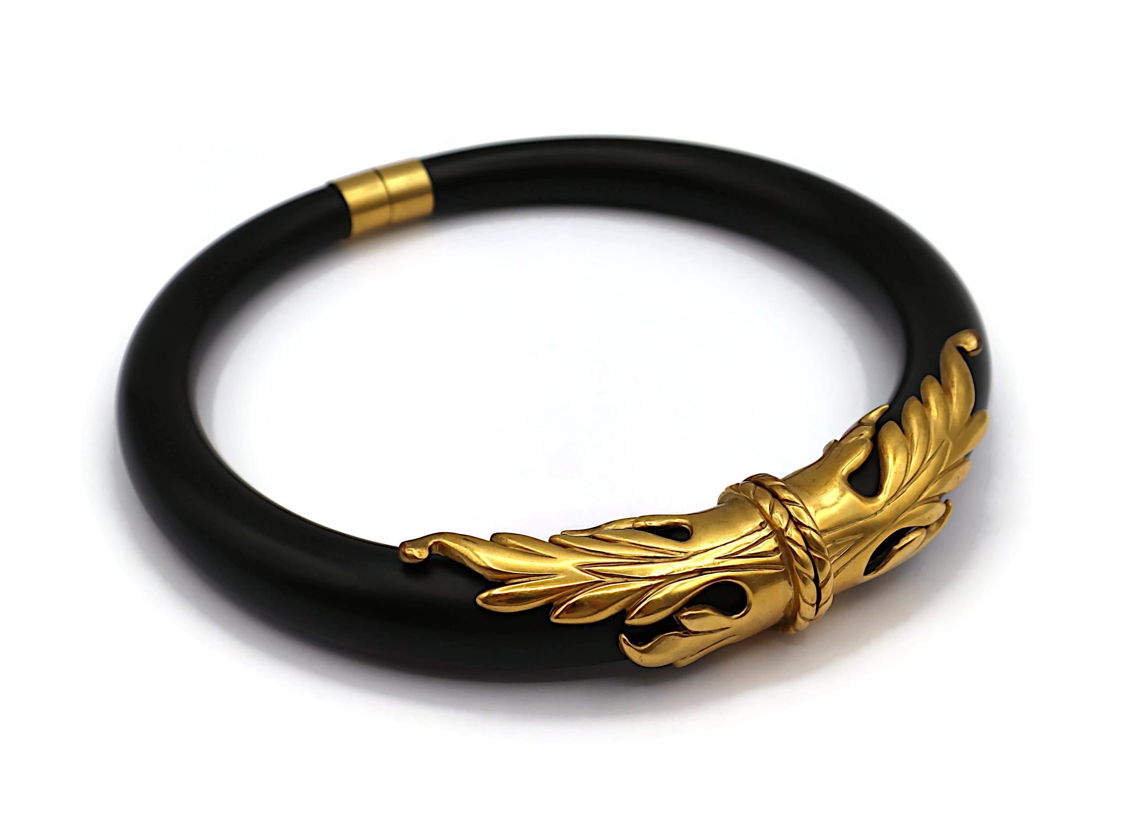 French Vintage Black Resin Gold Tone Choker Necklace In Good Condition For Sale In Nice, FR