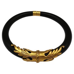 Collar gargantilla vintage francés de resina negra en tono dorado