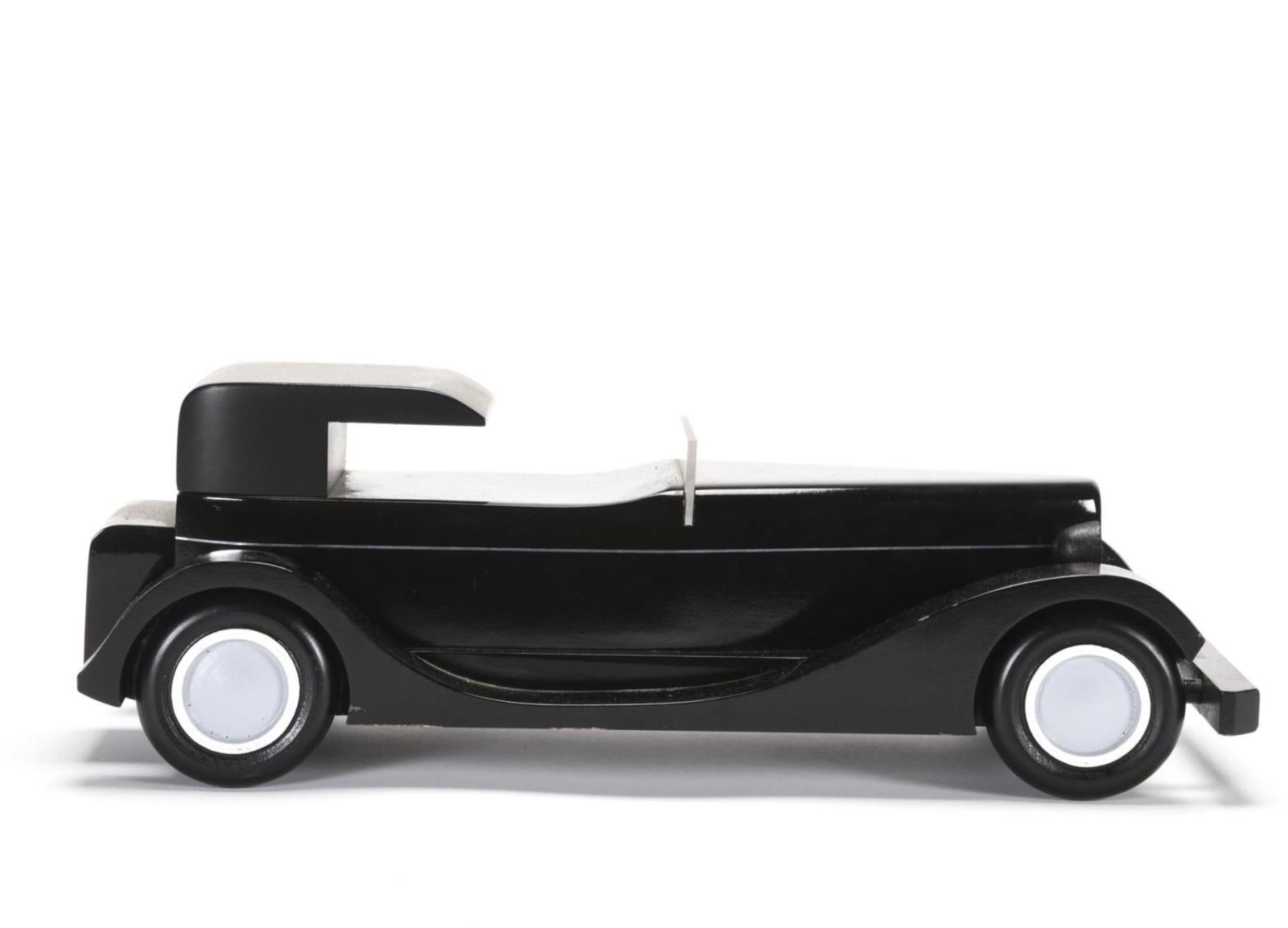 Vintage wooden model of black Coupe Chauffeur H6C 1930 with Hispano Suiza label.
12.5/38/15 ??.
France.