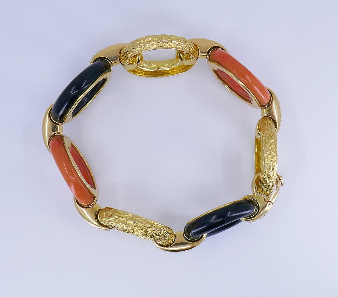 Round Cut French Vintage Bracelet Atelier Janca 18k Gold Diamond Coral Black Onyx Jewelry