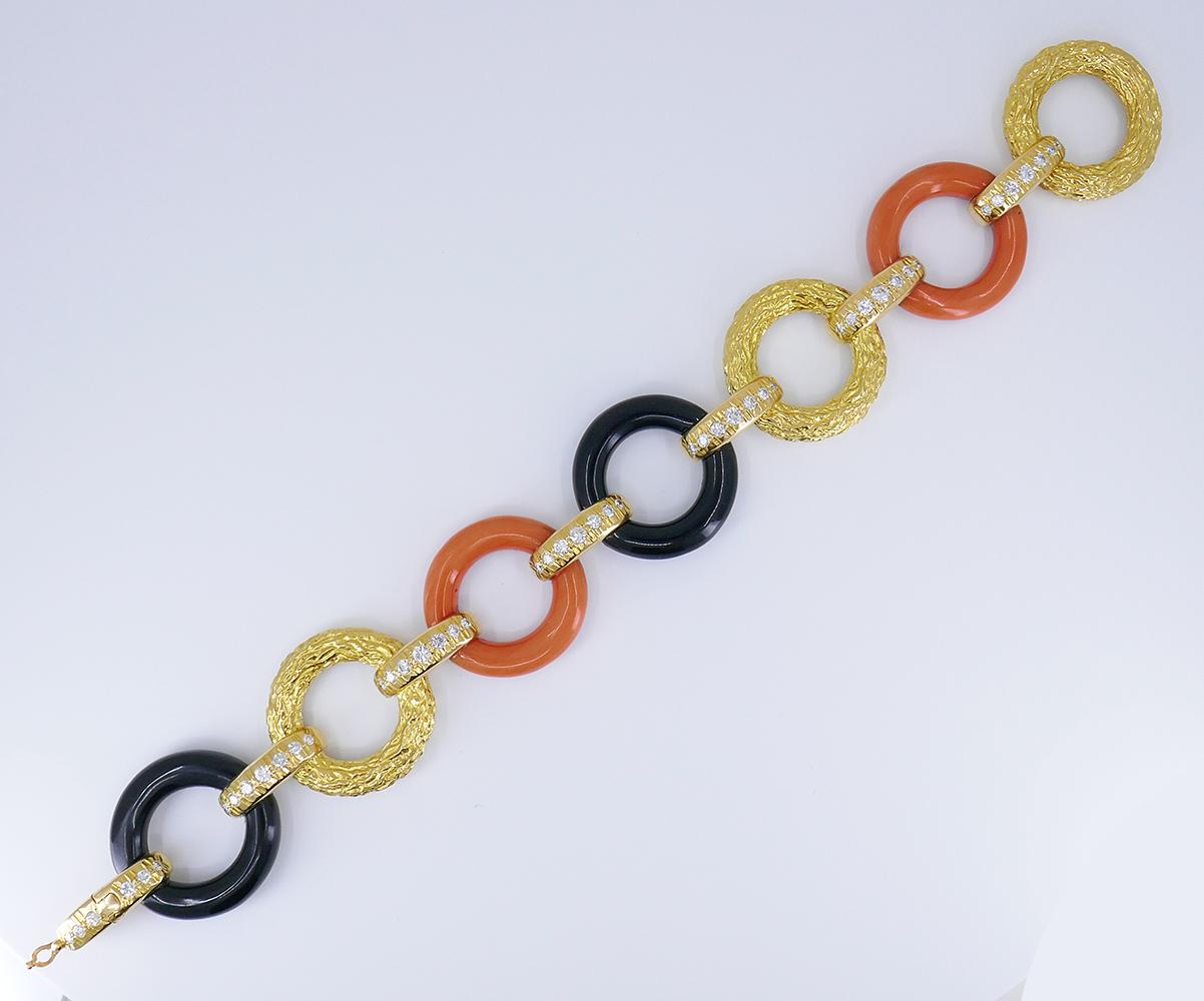 French Vintage Bracelet Atelier Janca 18k Gold Diamond Coral Black Onyx Jewelry For Sale 3