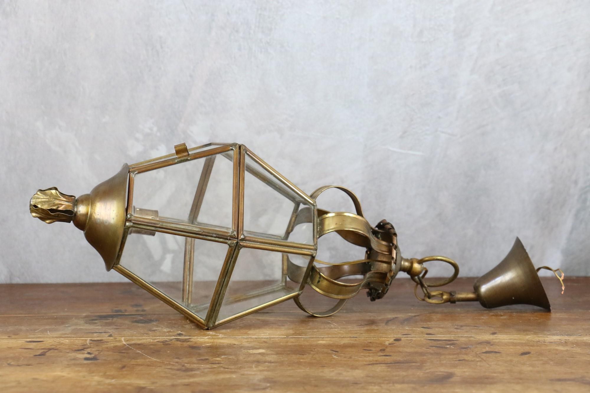 Mid-Century Modern French Vintage Brass and Cut Clear Glass Hexagonal Hanging Lantern For Sale