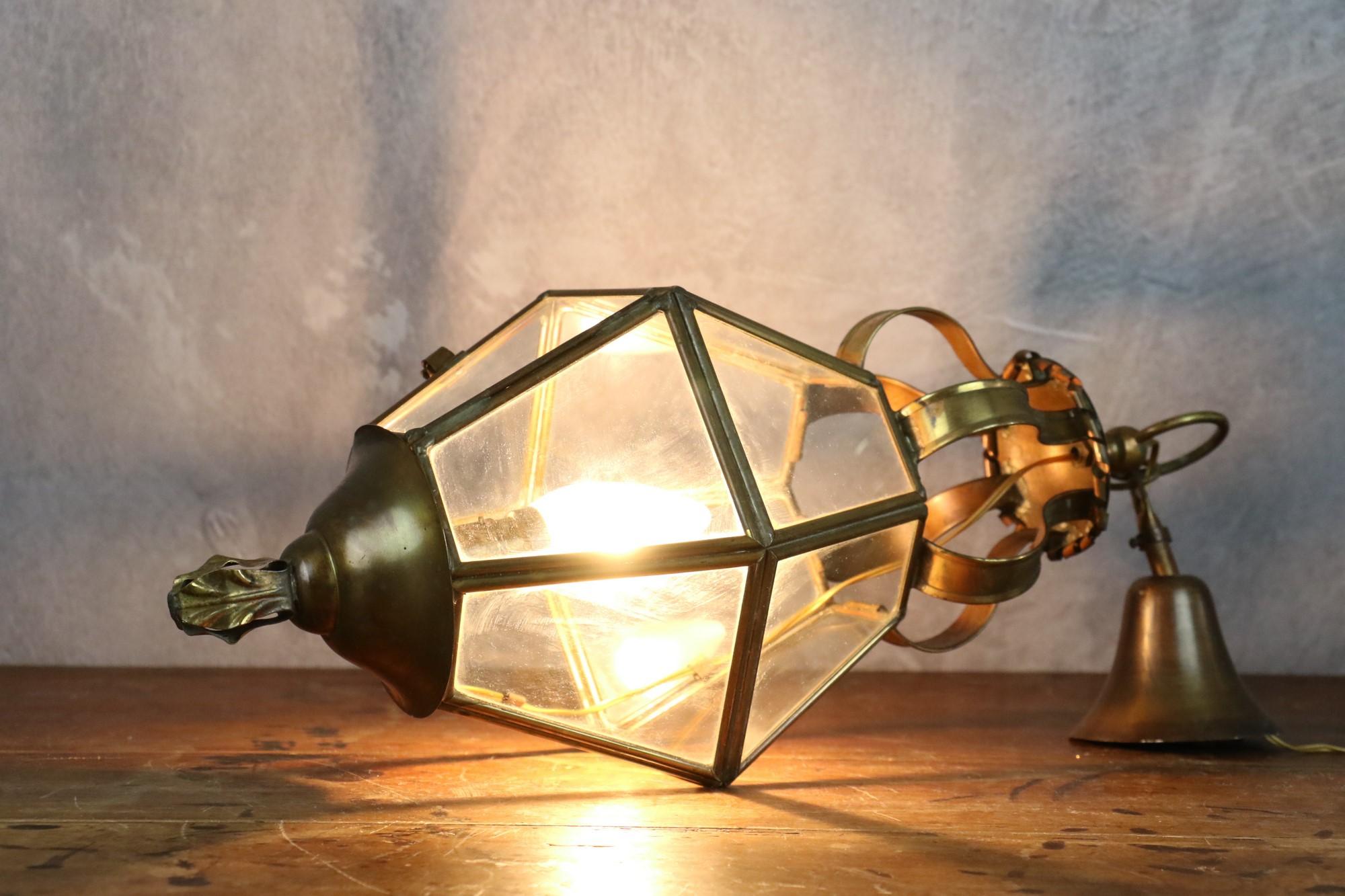 French Vintage Brass and Cut Clear Glass Hexagonal Hanging Lantern In Good Condition For Sale In Camblanes et Meynac, FR