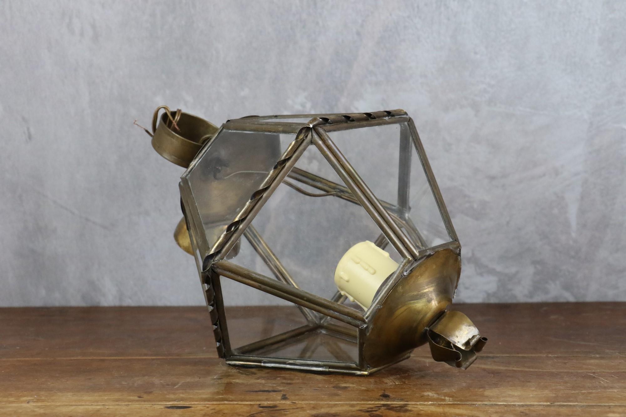 French Vintage Brass and Cut Clear Glass Hexagonal Hanging Lantern In Good Condition For Sale In Camblanes et Meynac, FR