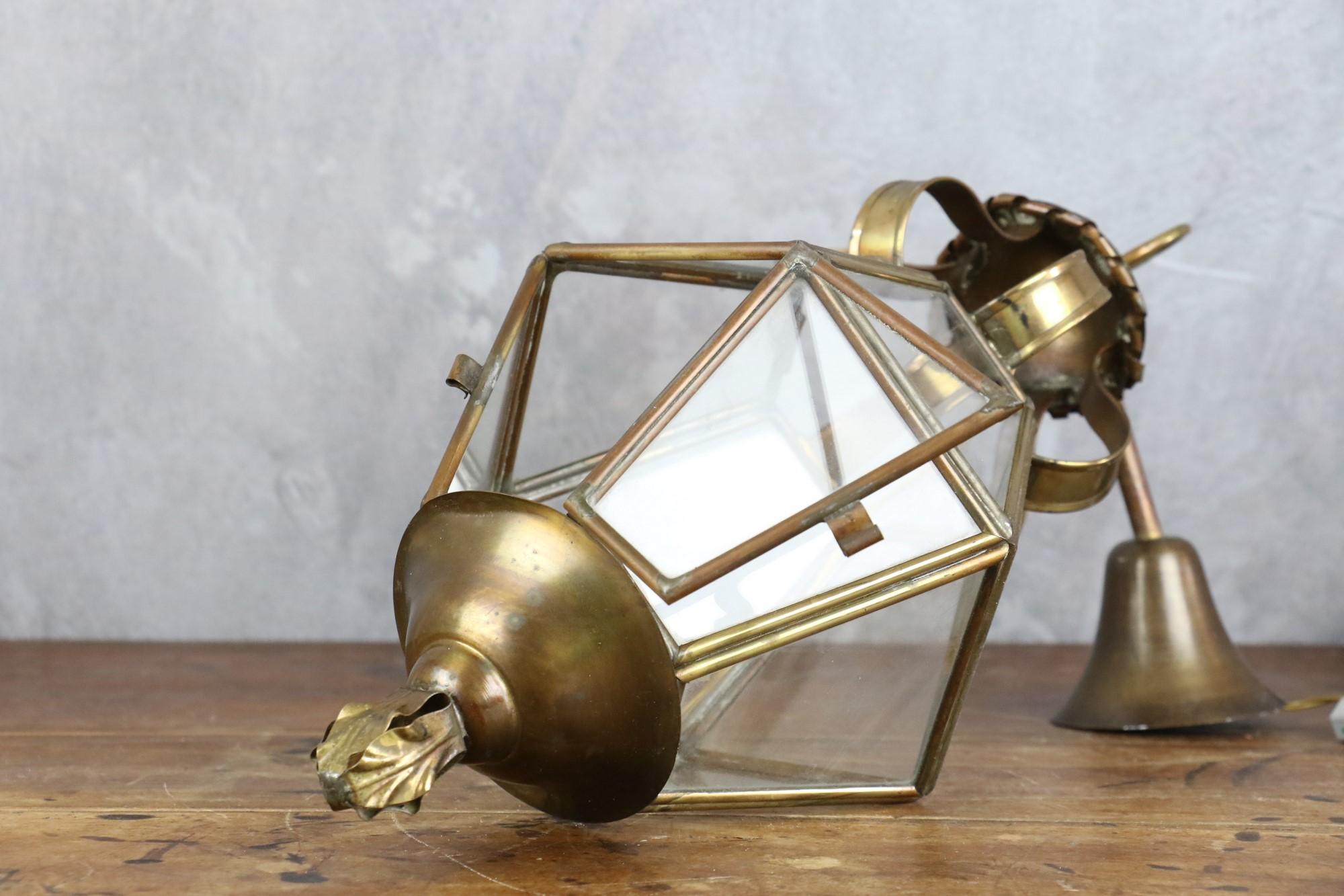 French Vintage Brass and Cut Clear Glass Hexagonal Hanging Lantern For Sale 4