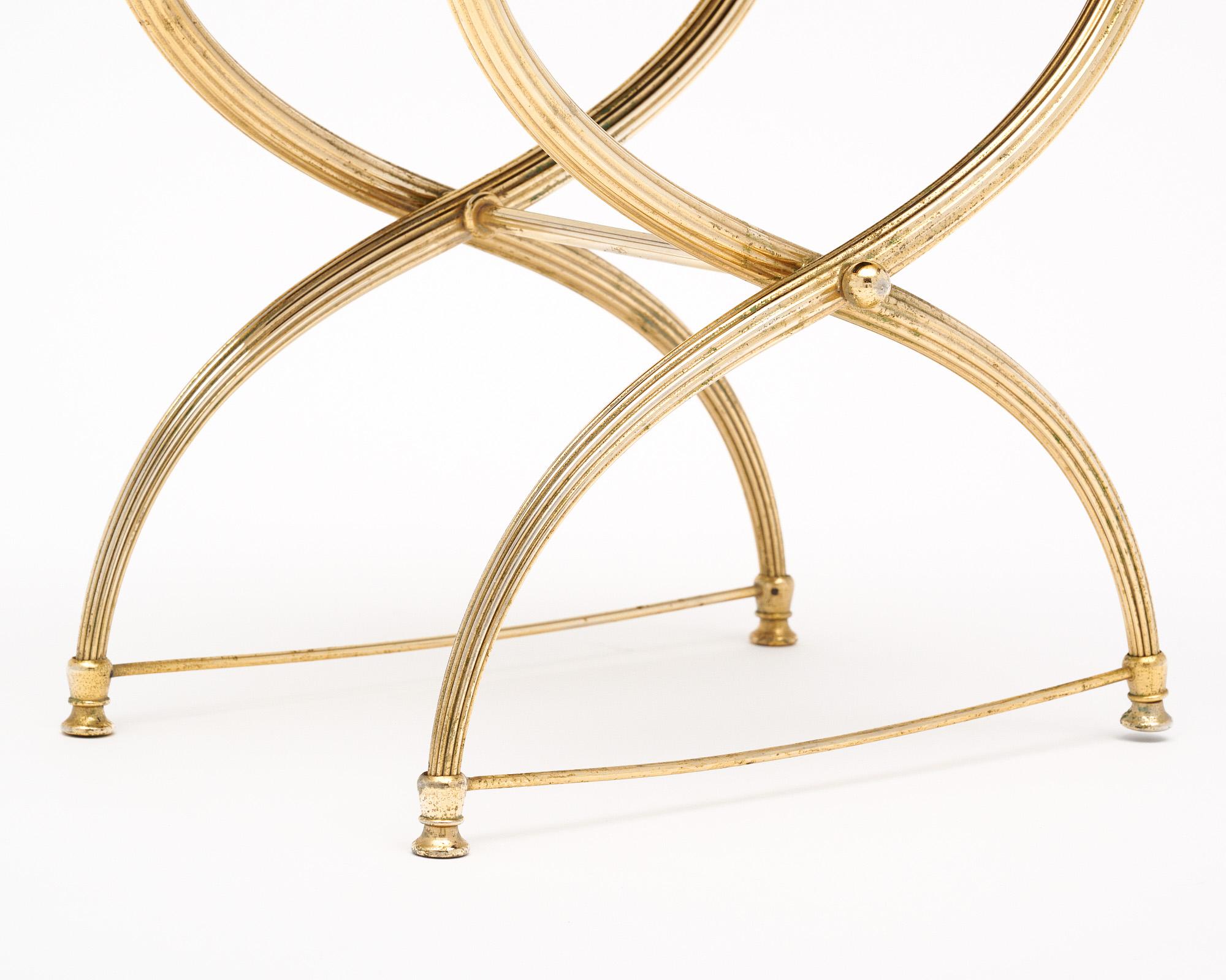 Tabouret Curule français en laiton vintage Bon état - En vente à Austin, TX