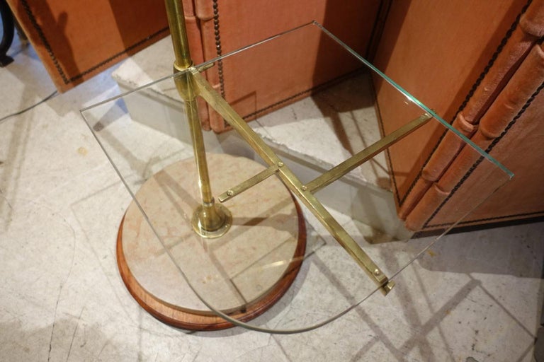 French Vintage Brass and Glass Étagere, Display Stand For Sale 2