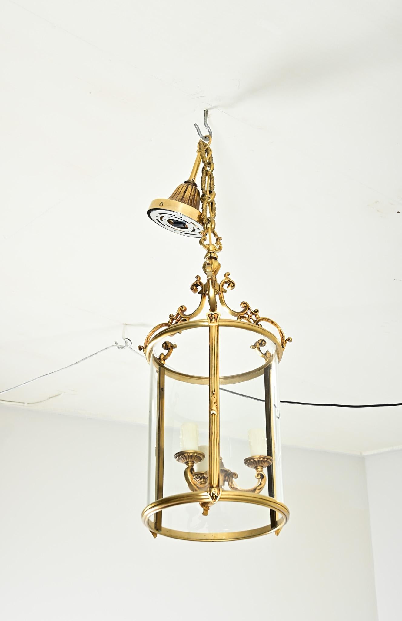 Ottone Lanterna francese d'epoca in ottone e vetro A. Hall in vendita