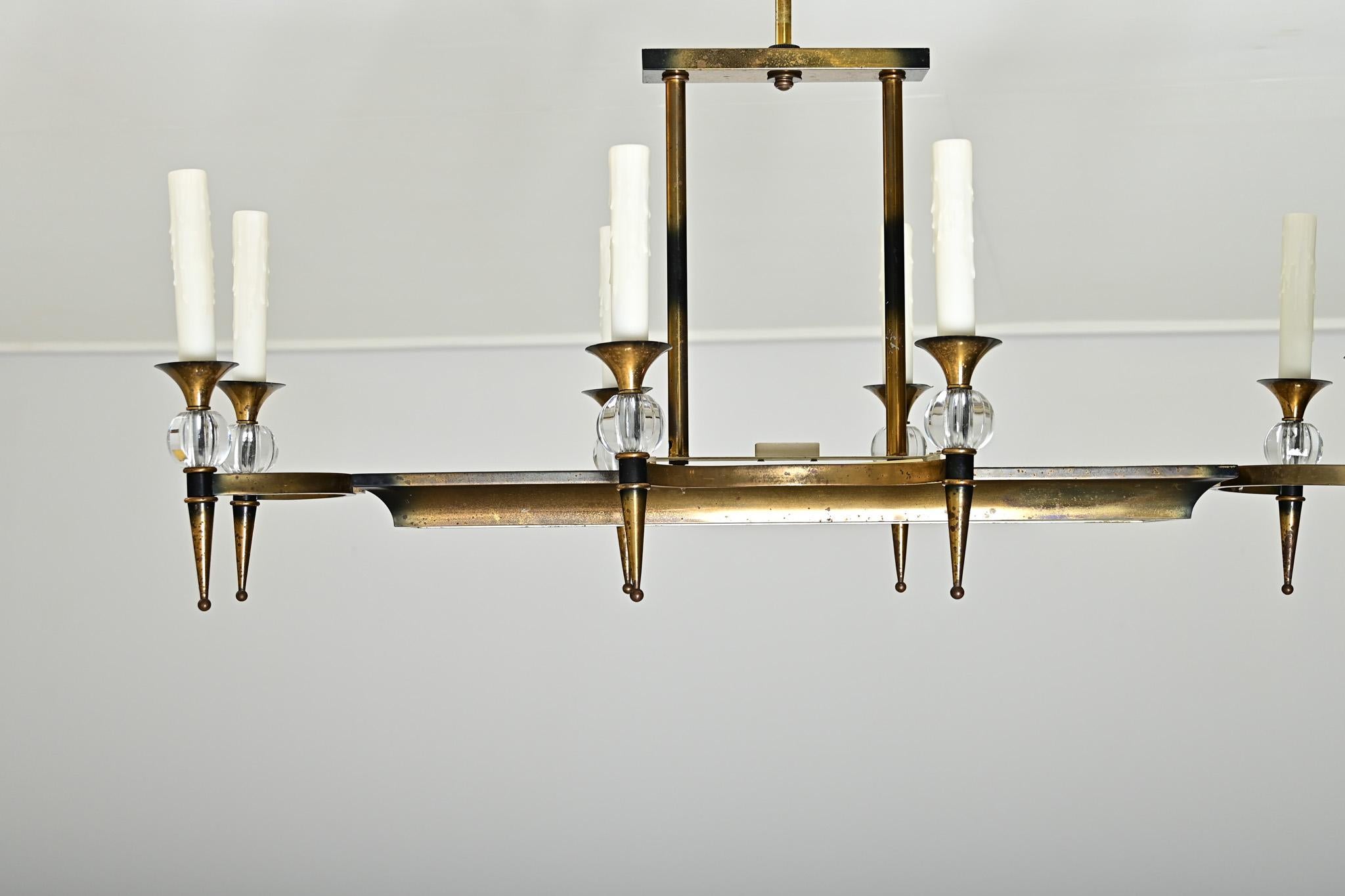 French Vintage Brass & Glass Linear Chandelier For Sale 4