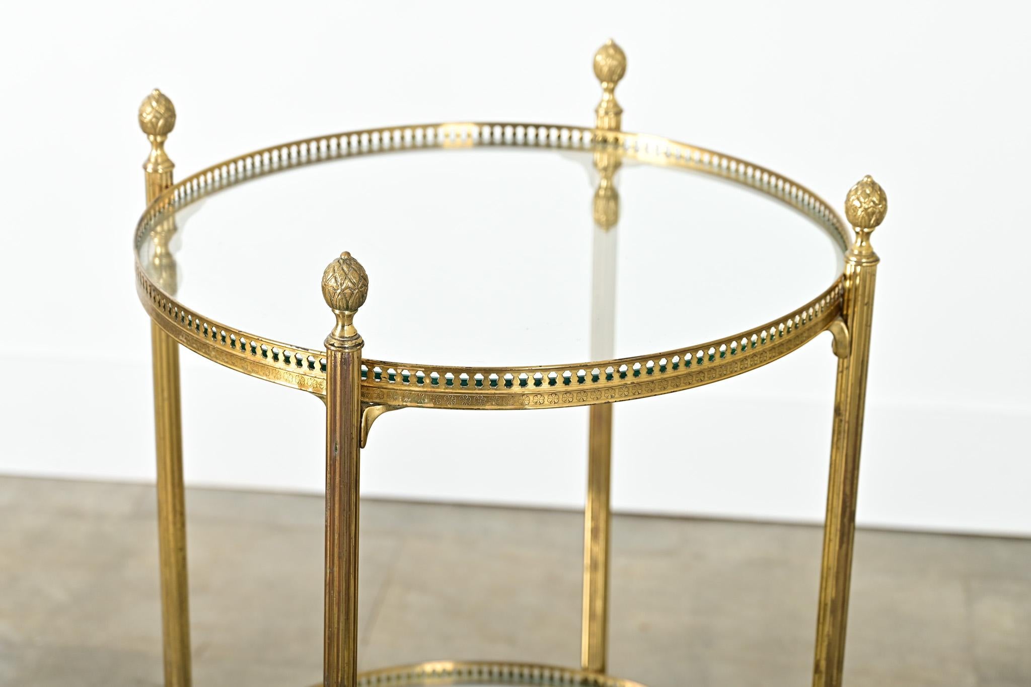 Mesa francesa vintage de latón y cristal en Bueno estado para la venta en Baton Rouge, LA