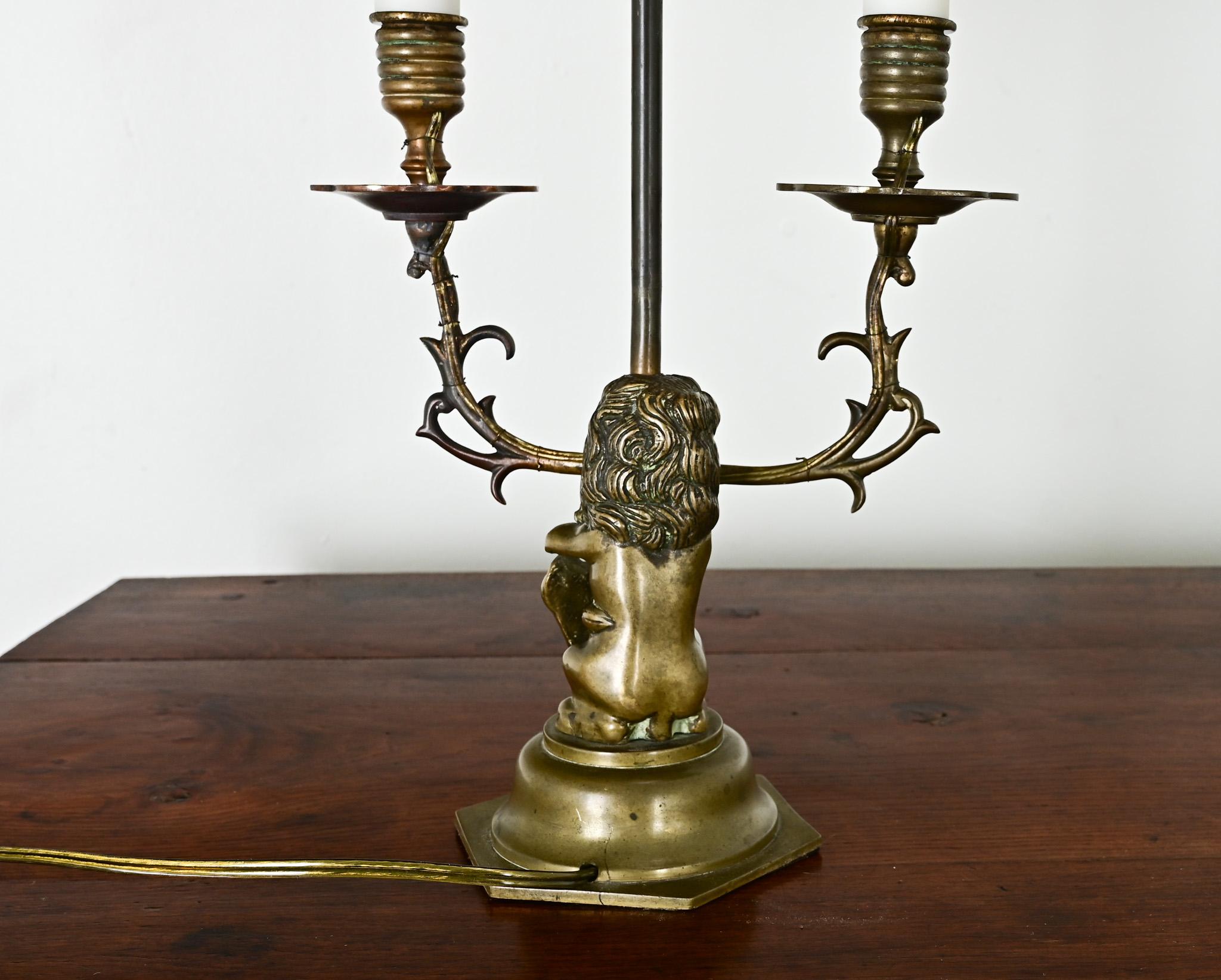 Lampe lion française vintage en laiton en vente 3