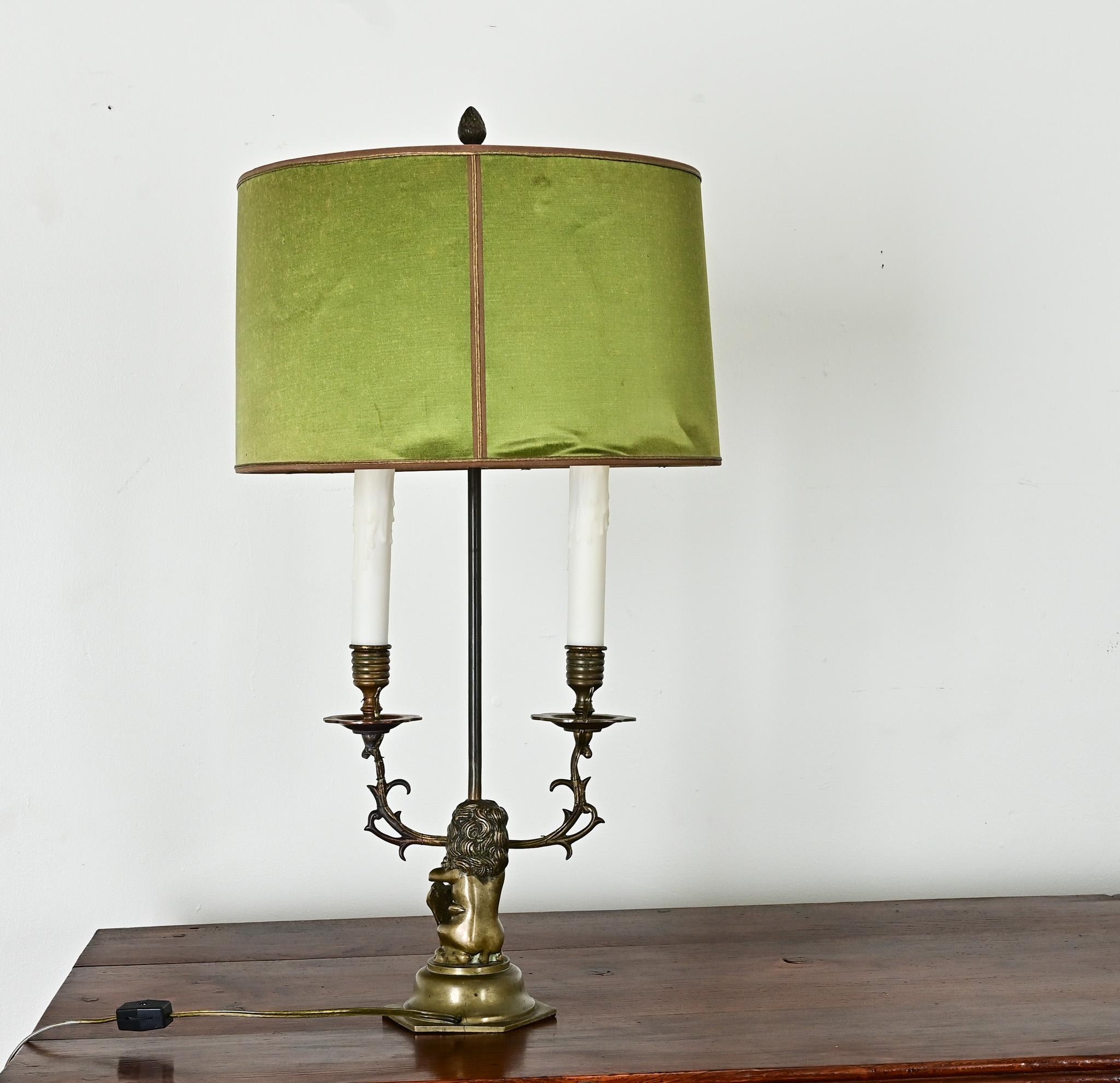 Lampe lion française vintage en laiton en vente 1
