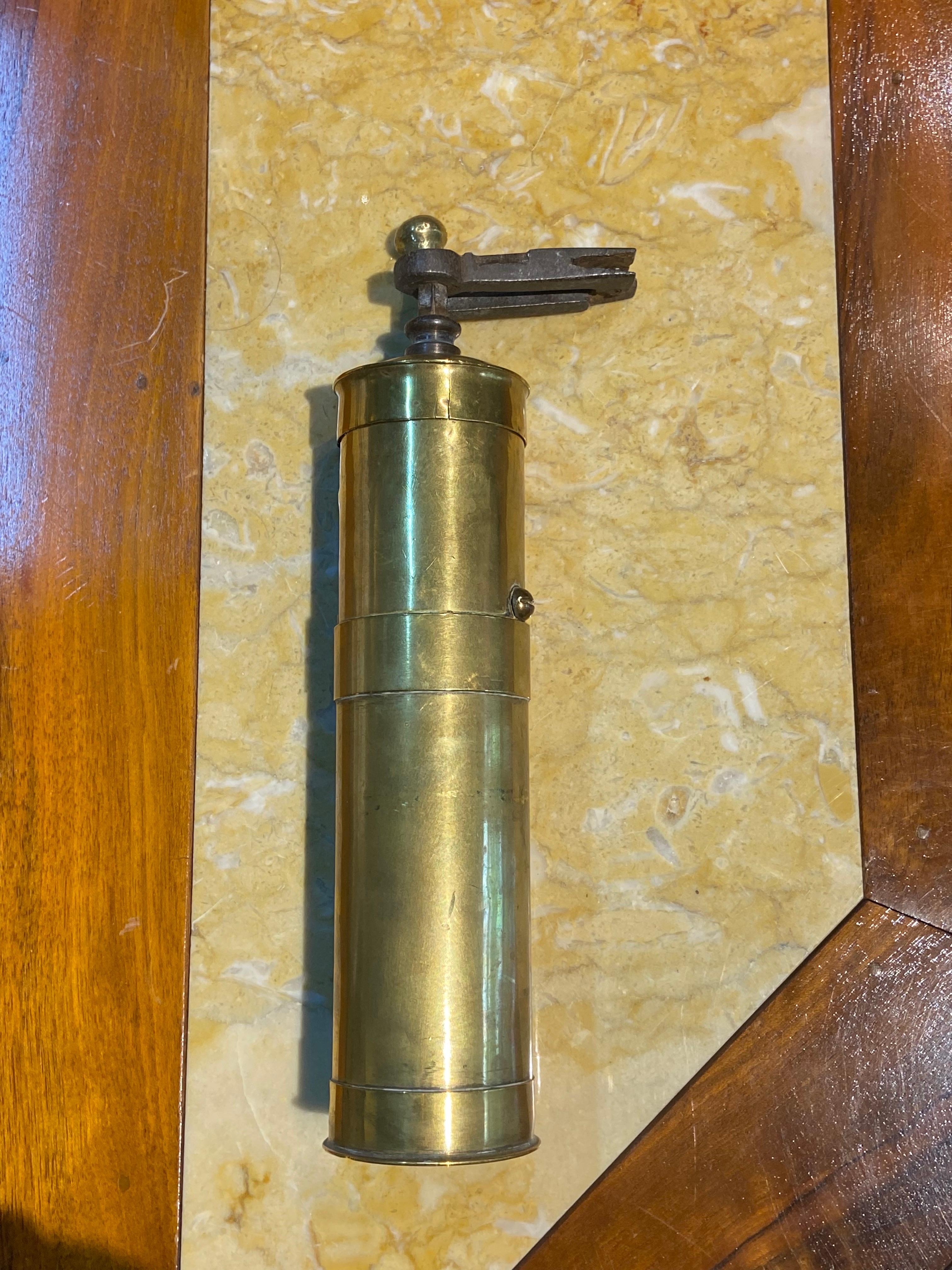 French Vintage Brass Pepper Mill with Removable Handle In Fair Condition For Sale In Sofia, BG