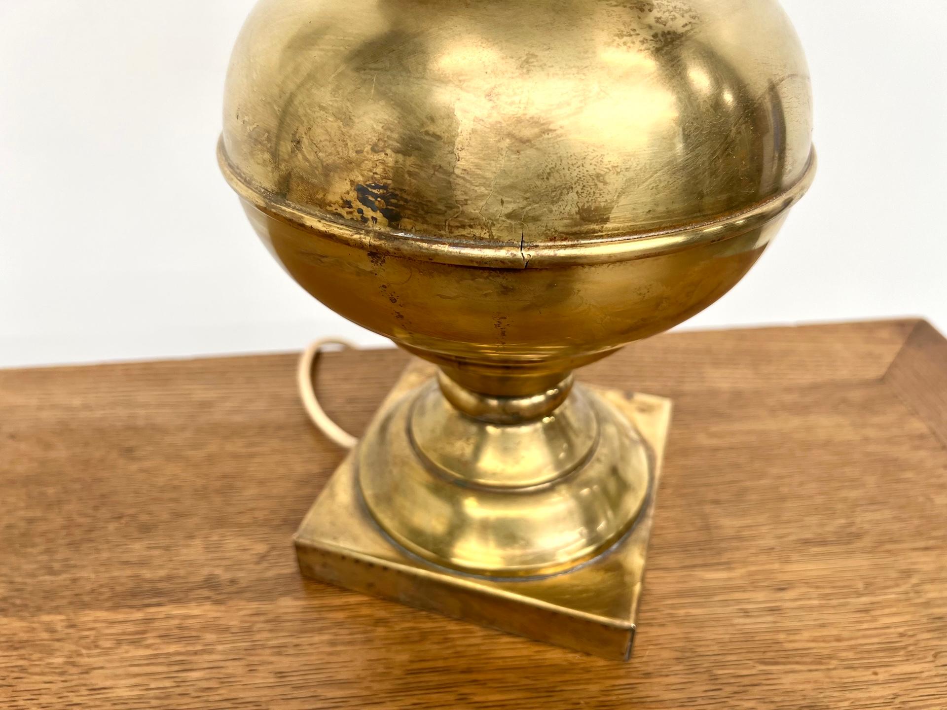French vintage brass table lamp For Sale 7