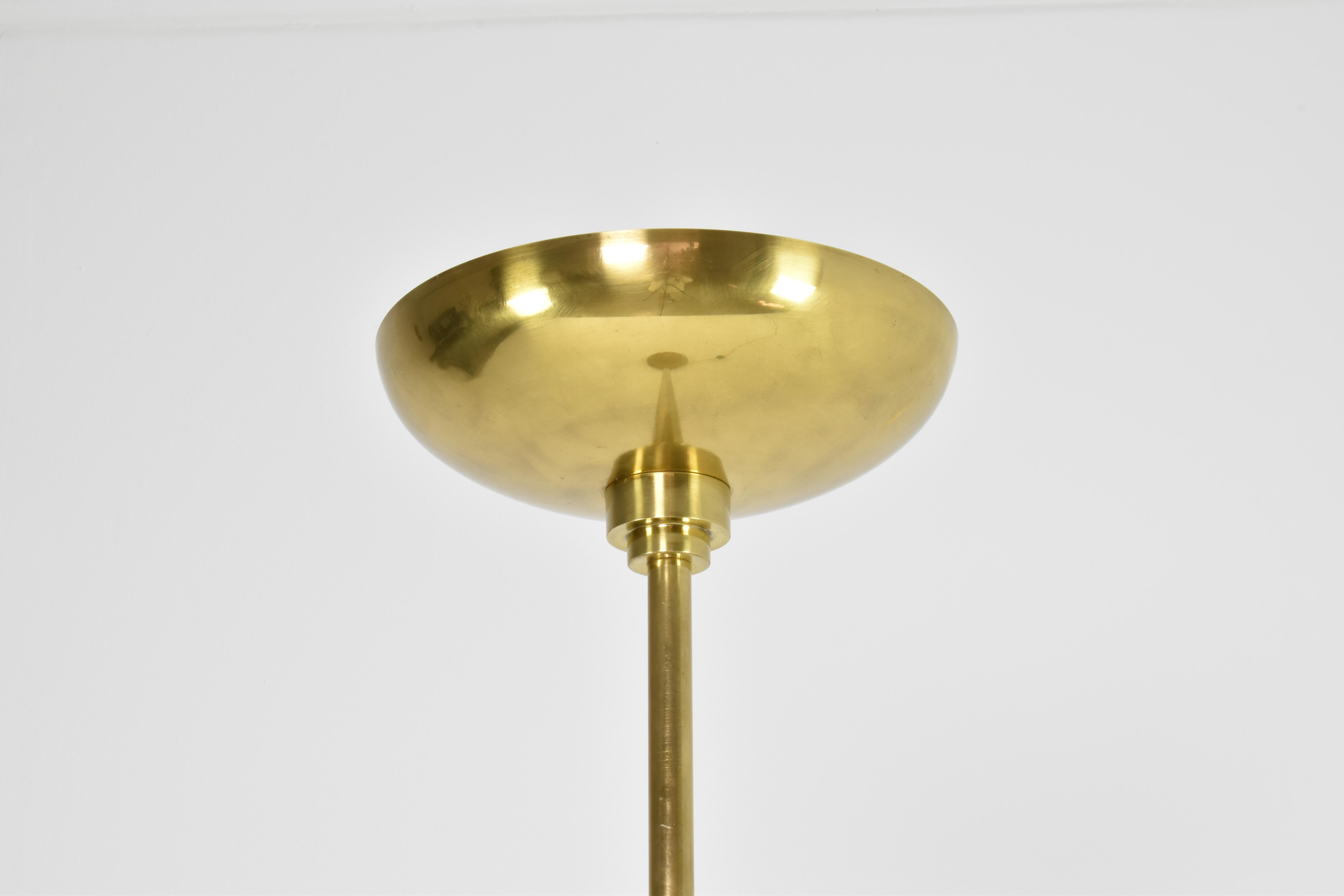 French Vintage Brass Uplight Floor Lamp — 1970s In Good Condition For Sale In Paris, FR