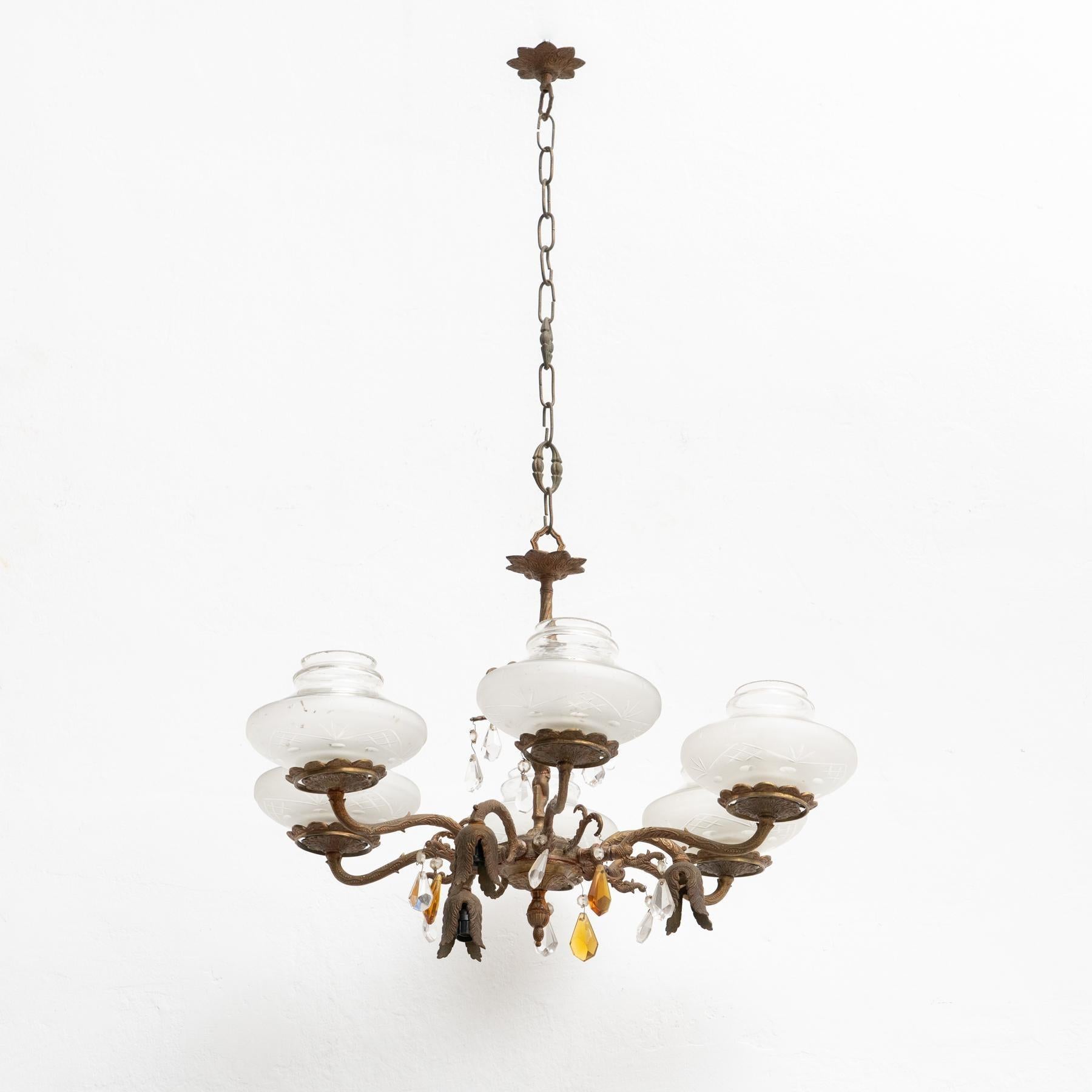 Antike Vintage-Spinnen-Deckenlampe. Hergestellt aus Bronze.    Hergestellt von einem unbekannten Hersteller in Frankreich, um 1940.    Originaler Zustand mit geringen alters- und gebrauchsbedingten Abnutzungserscheinungen, der eine schöne Patina