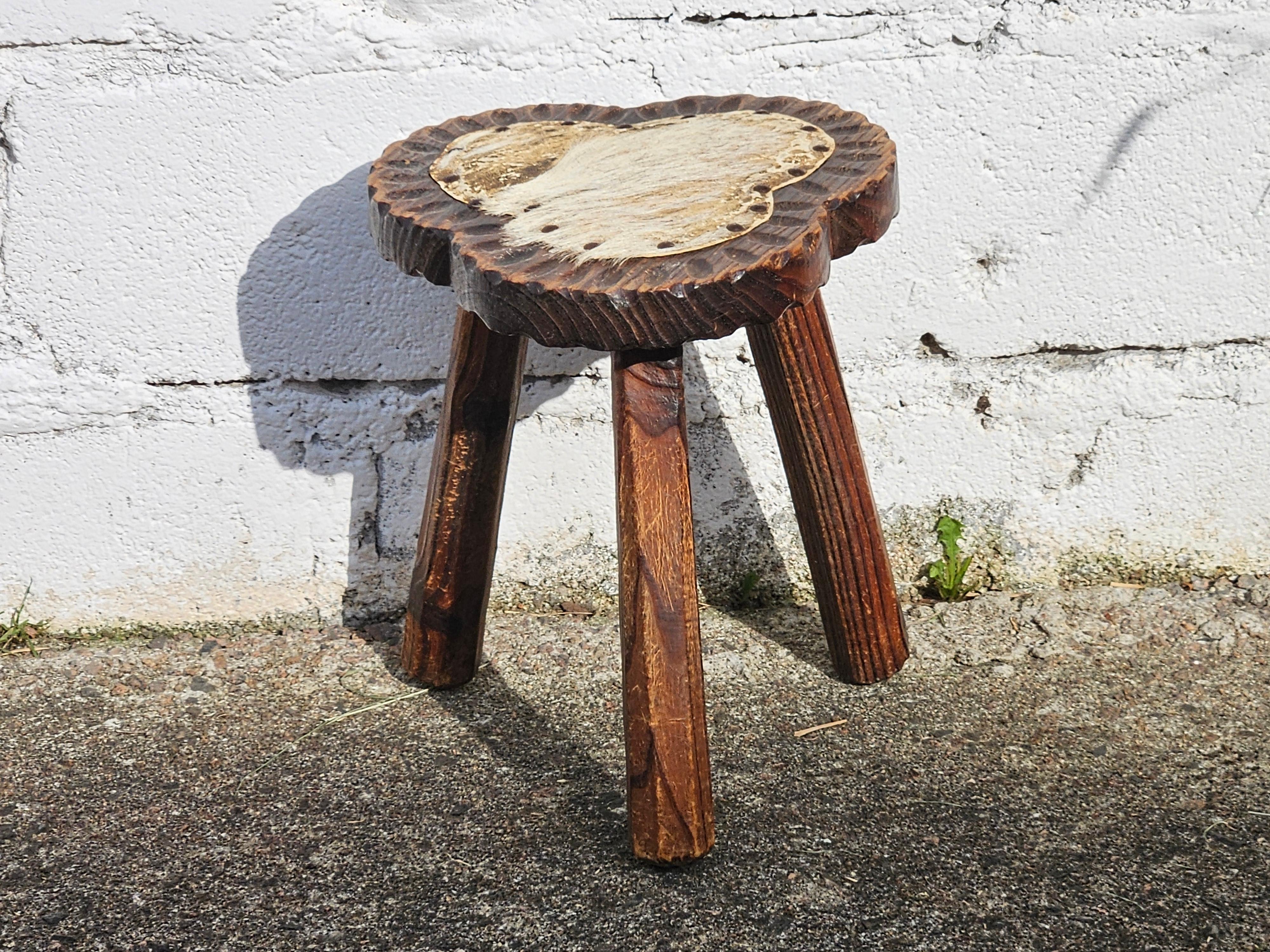 French Vintage Brutalist Hand carved Tripod Stool - 50s 5
